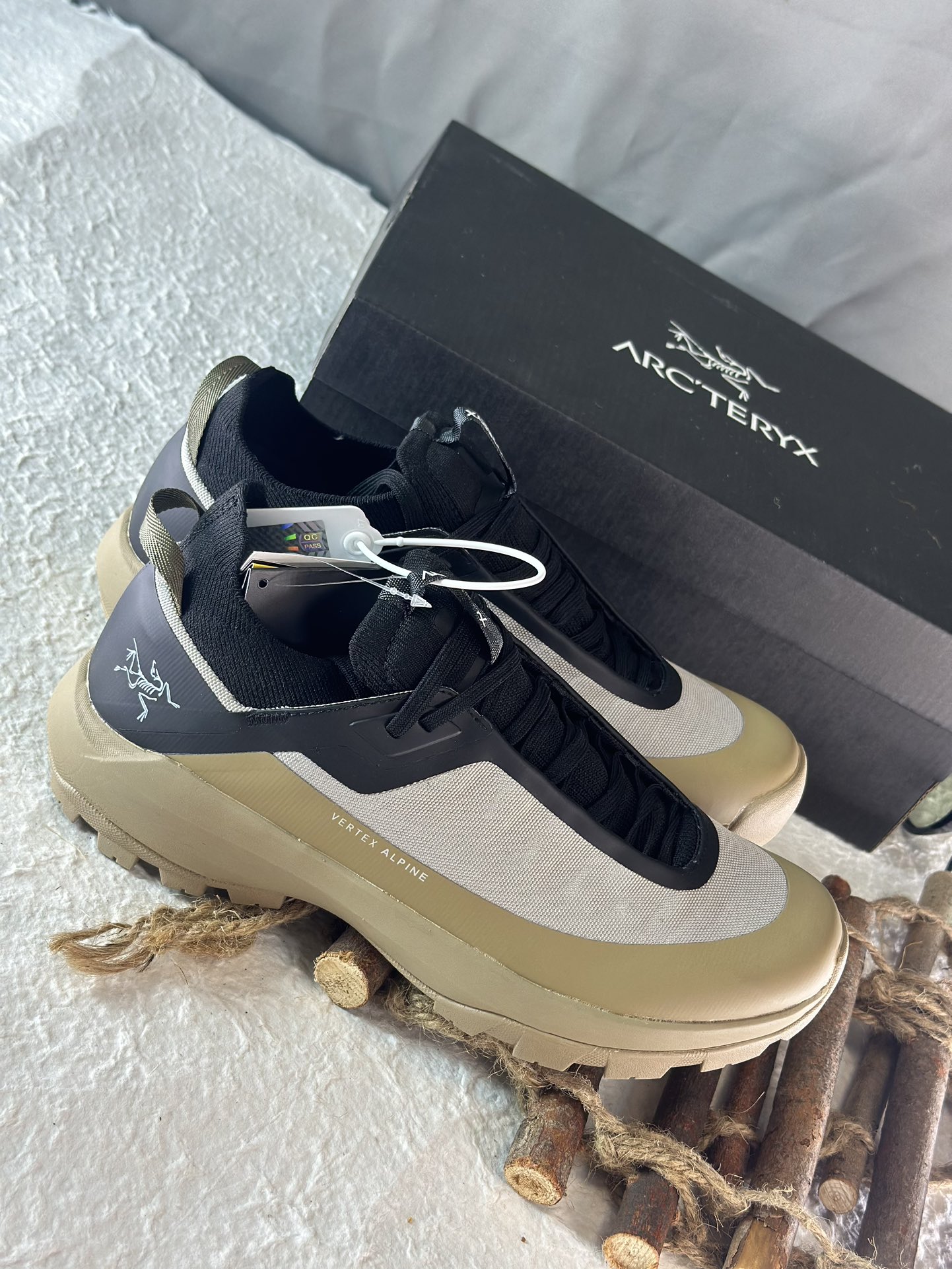 Arcteryx Basic Shoes Brown Breathable L