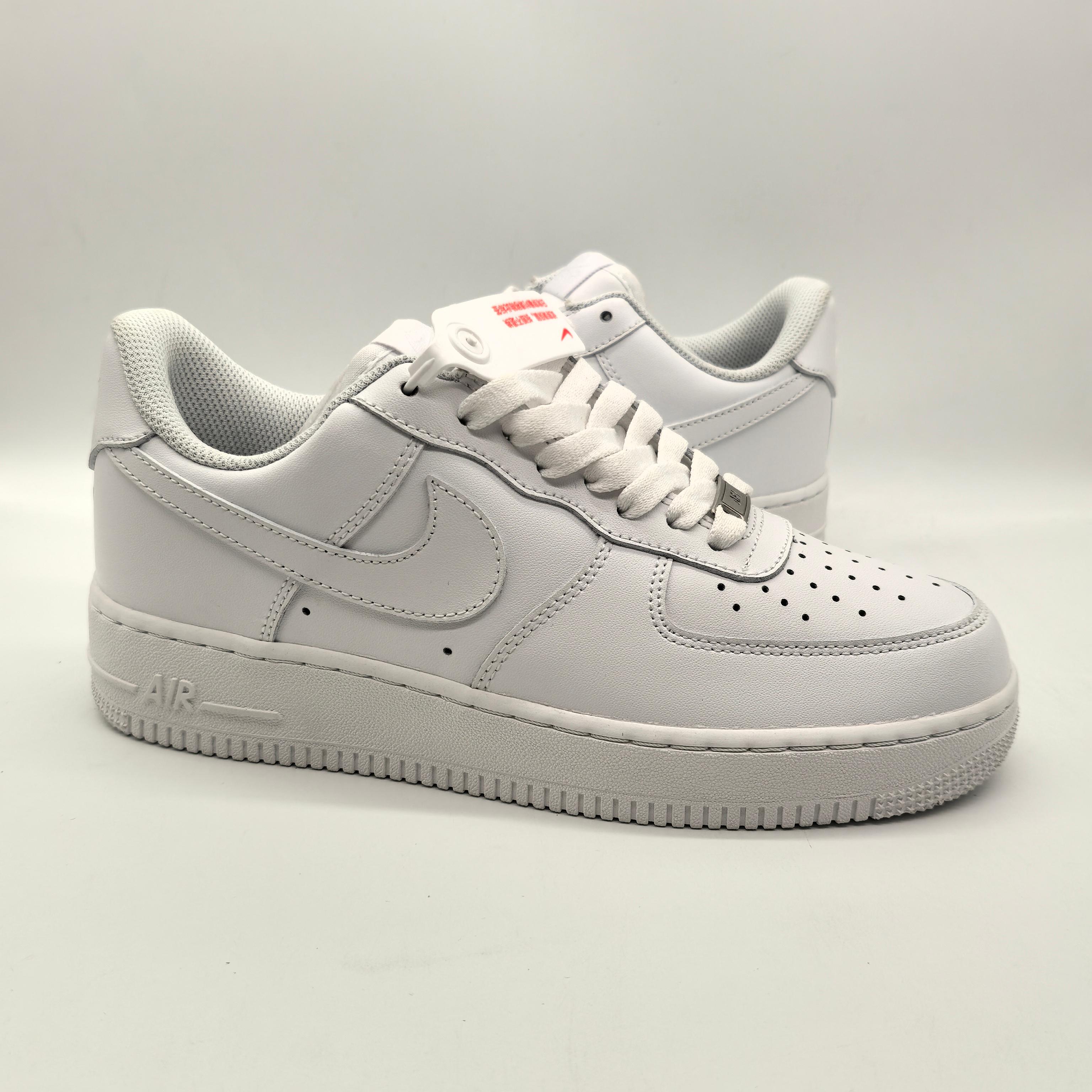 Basic Shoes White