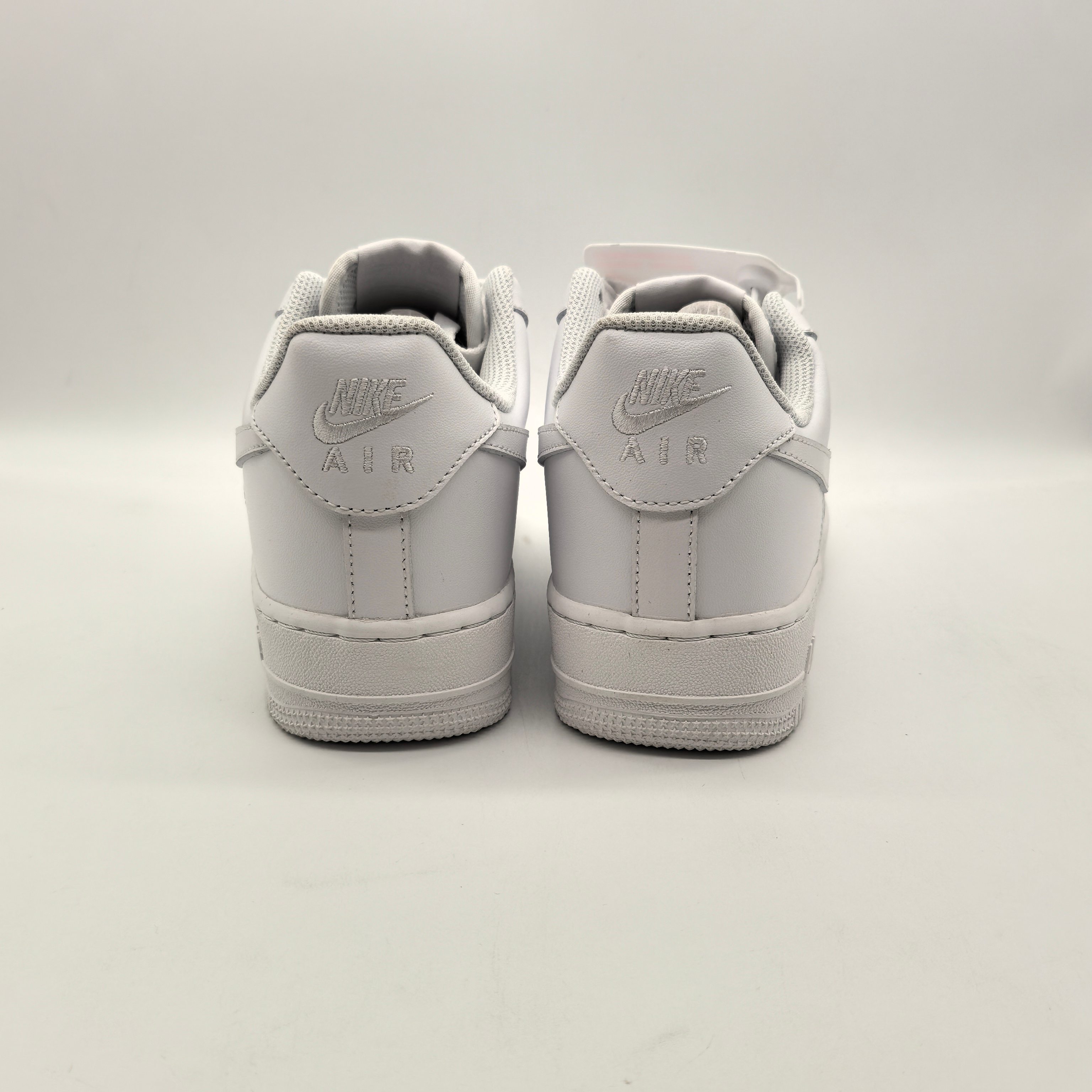 Basic Shoes White