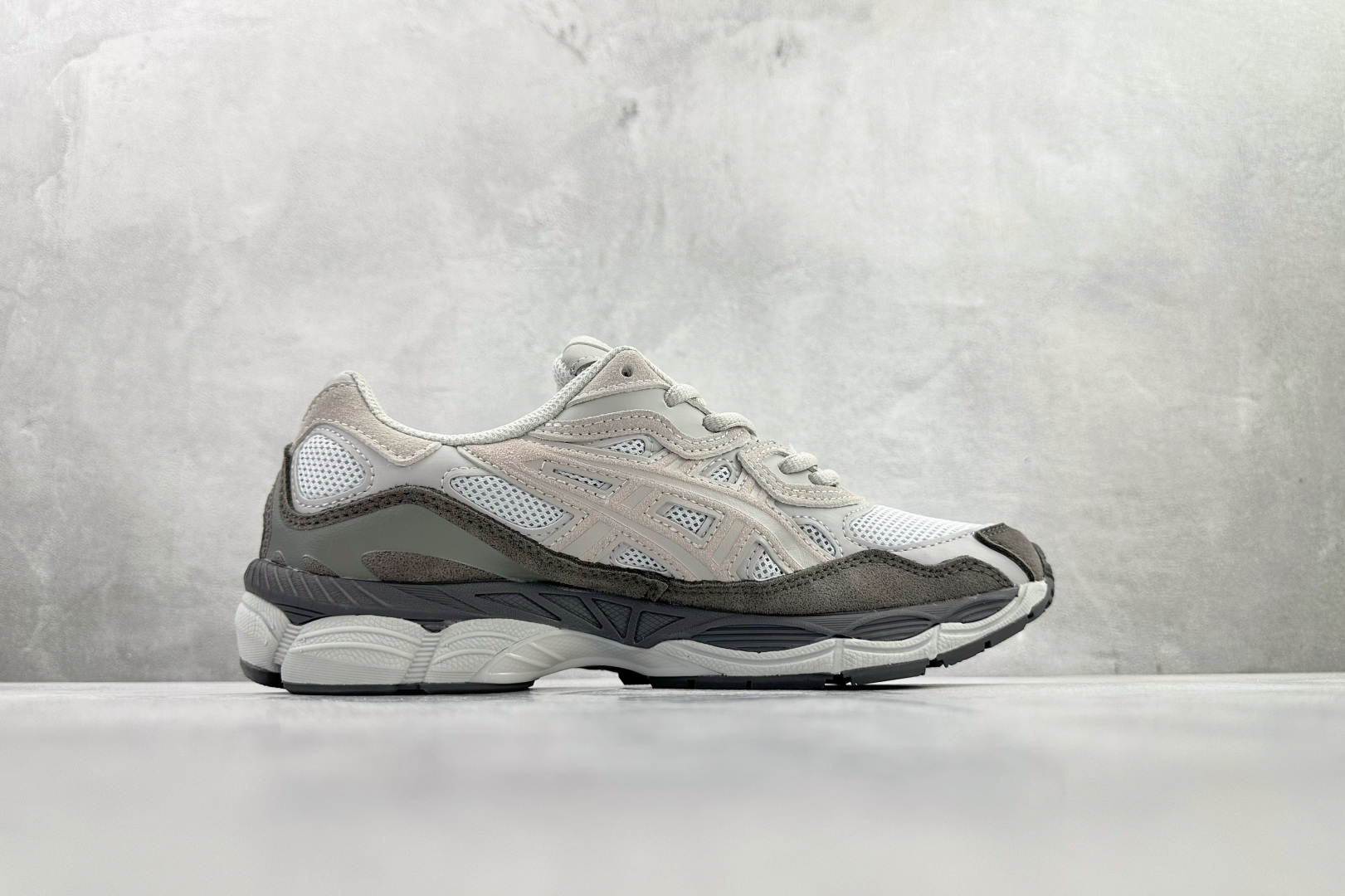 Asics Basic Shoes Gray L-s