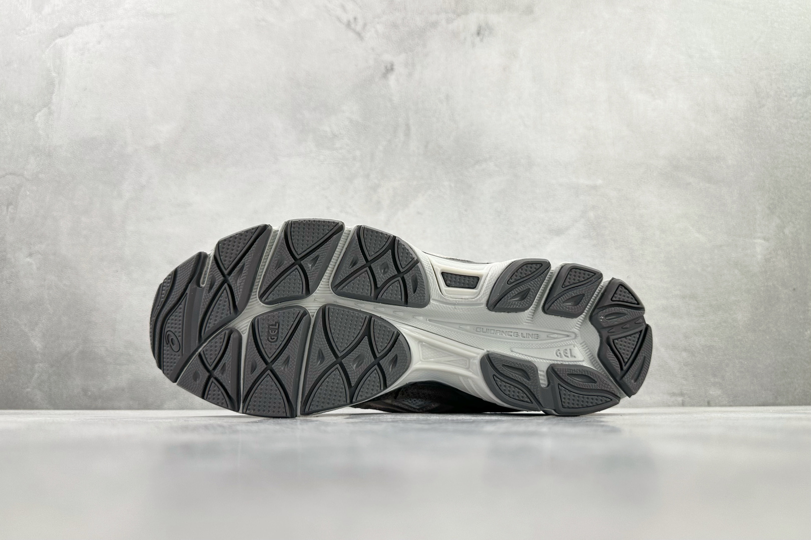 Asics Basic Shoes Gray L-s