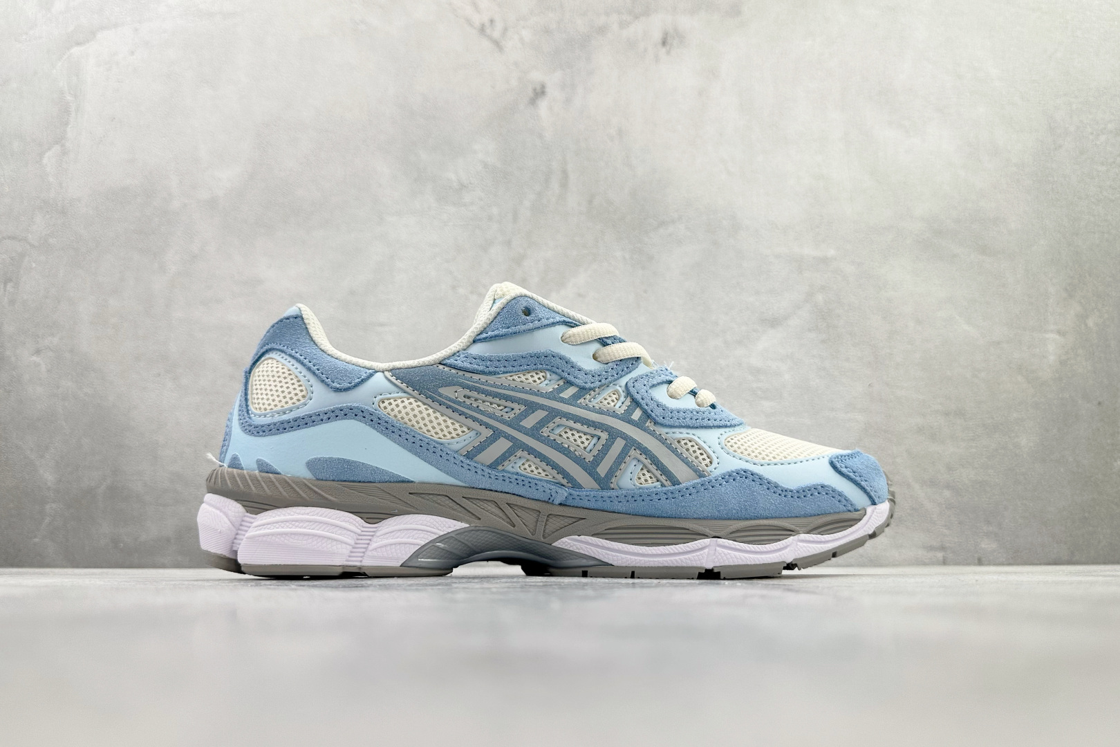 Asics Basic Shoes Blue L-s