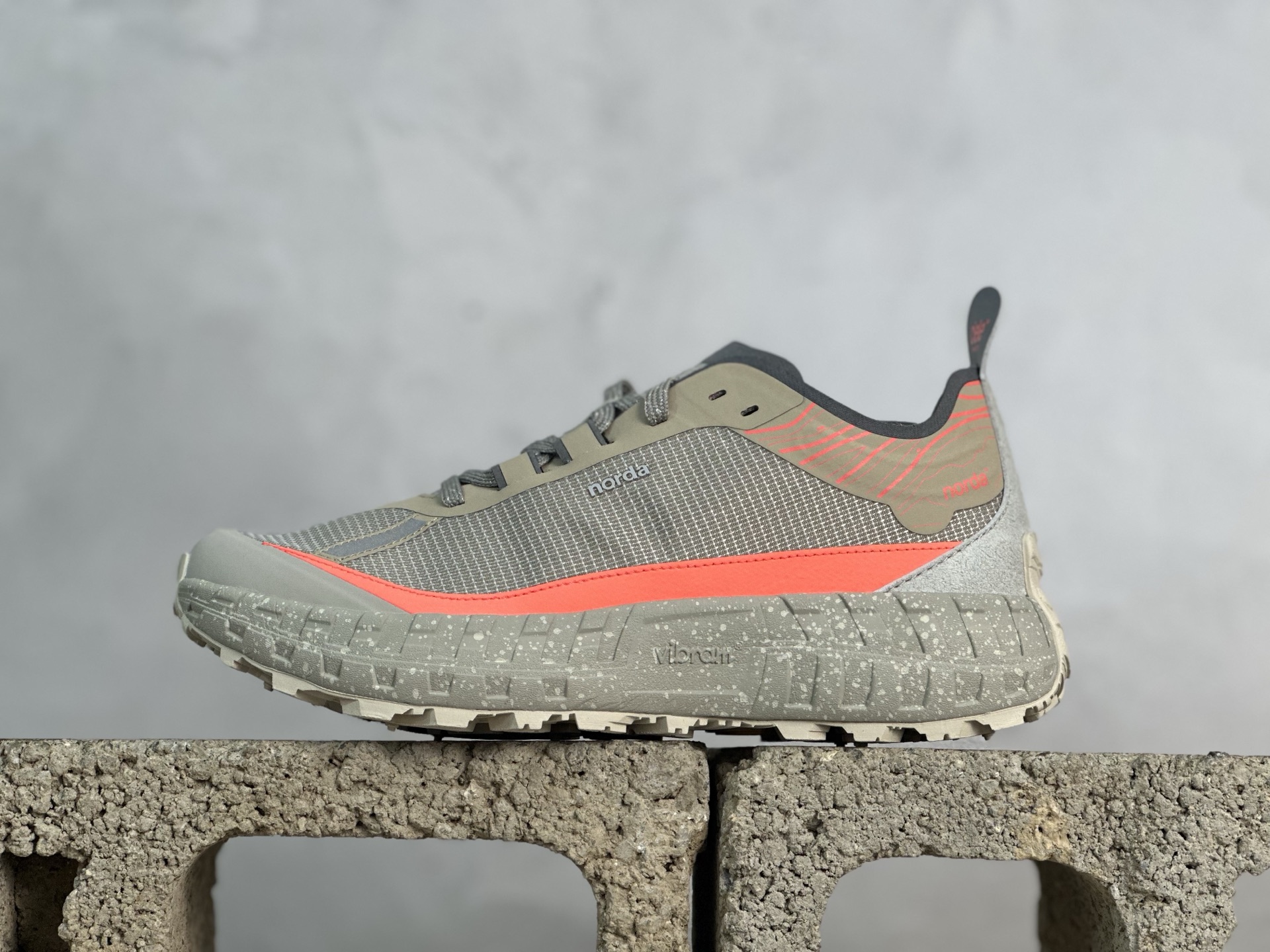 Running Shoes S