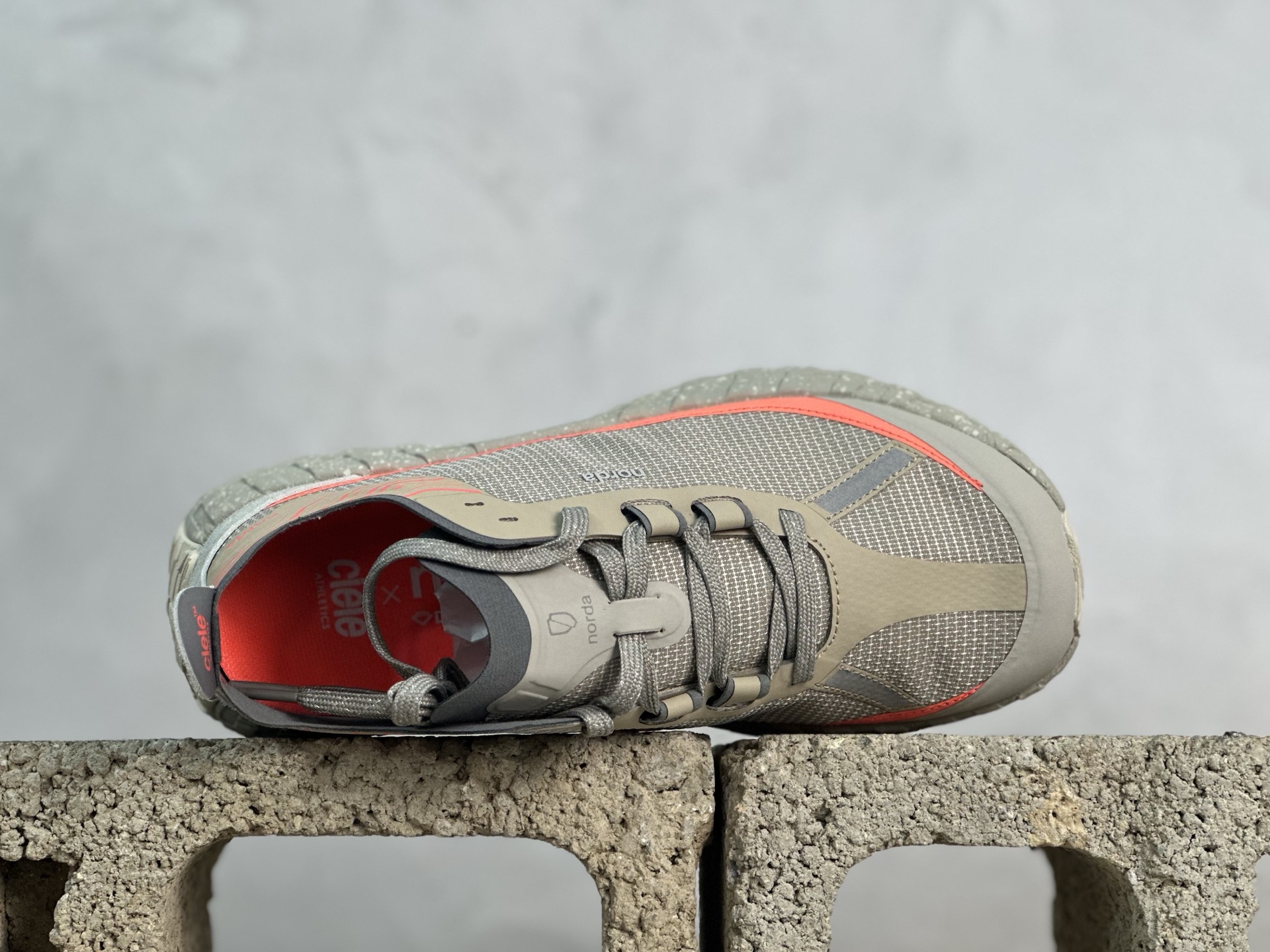 Running Shoes S