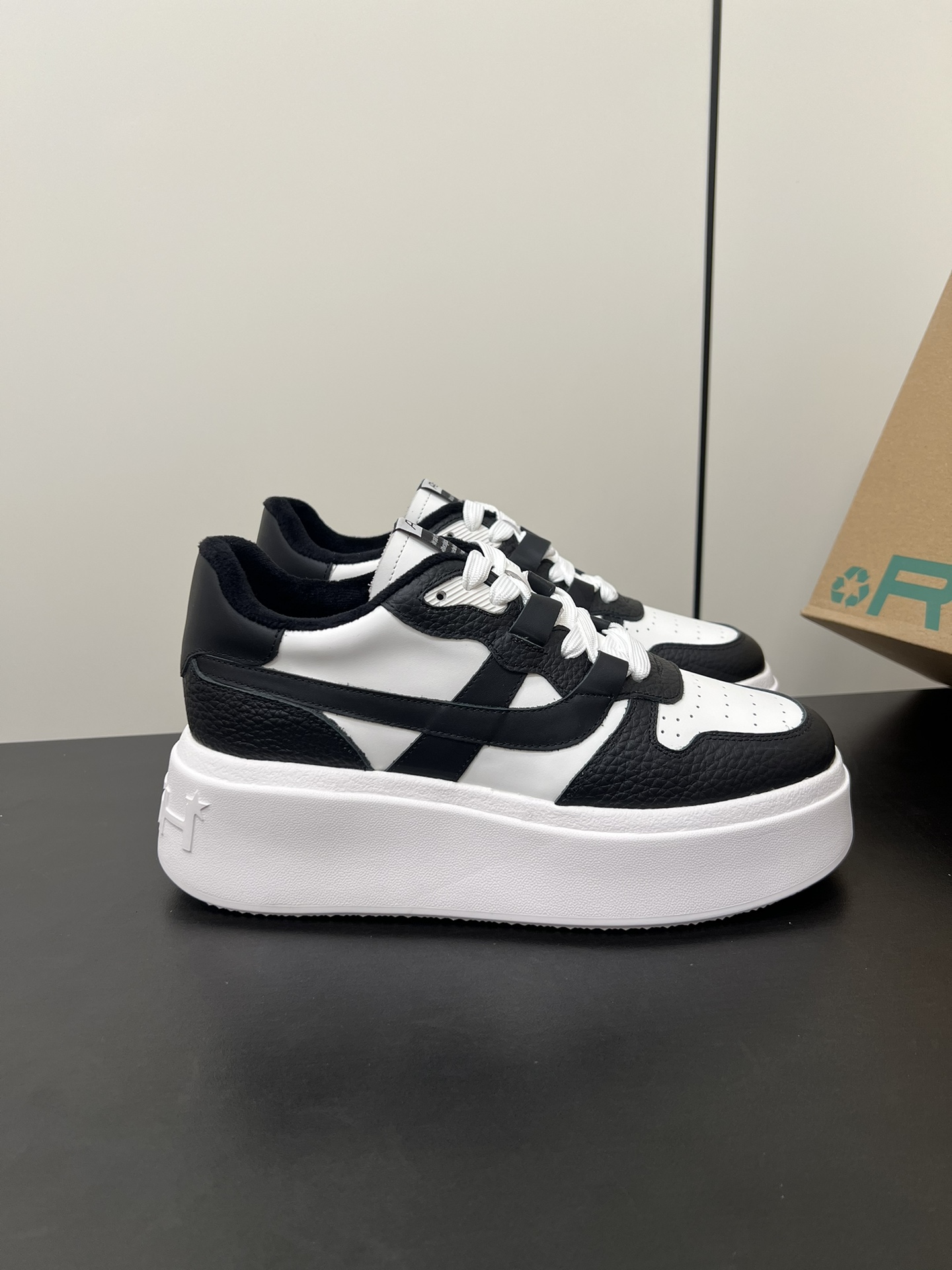 Calvin Klein Male Basic Shoes Breathable M-s
