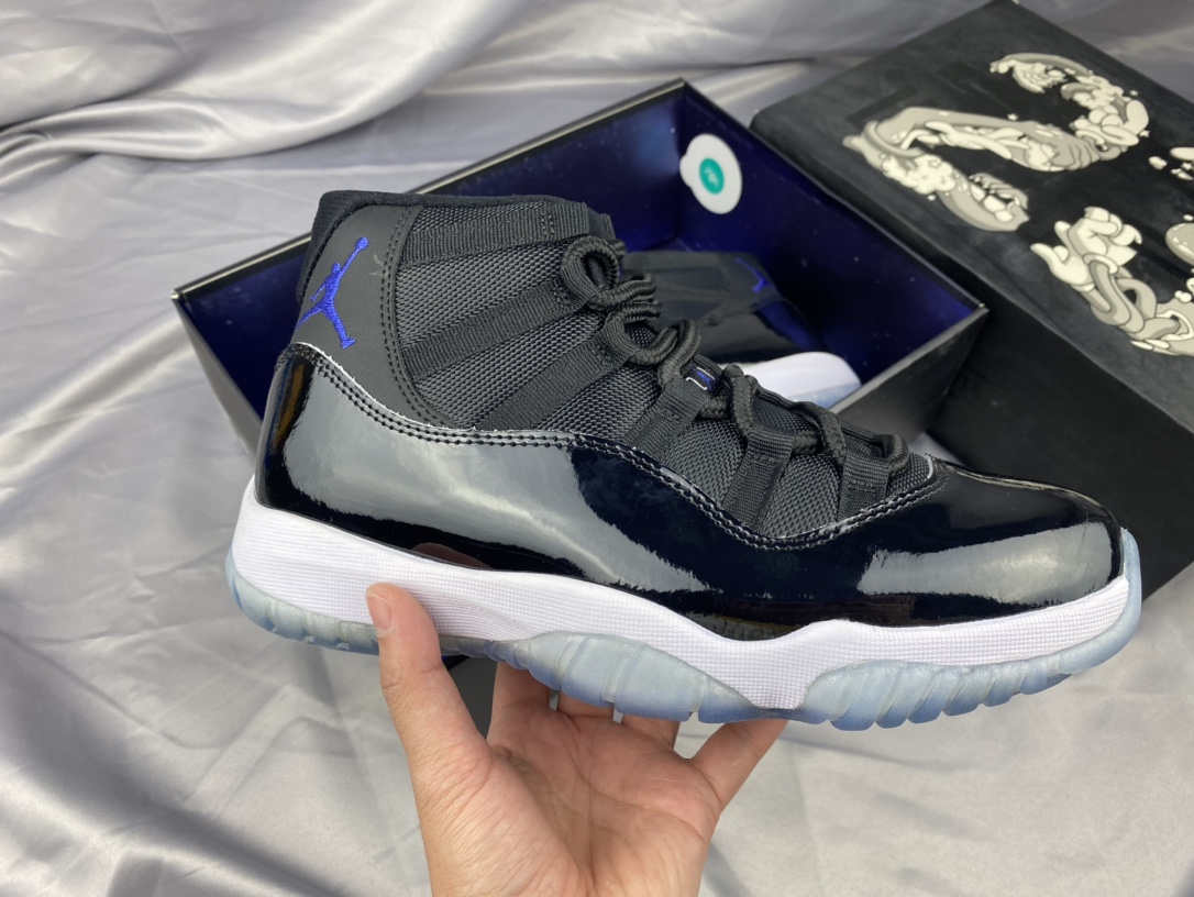 Jordan Nike Basic Shoes