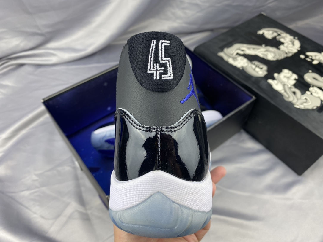 Jordan Nike Basic Shoes