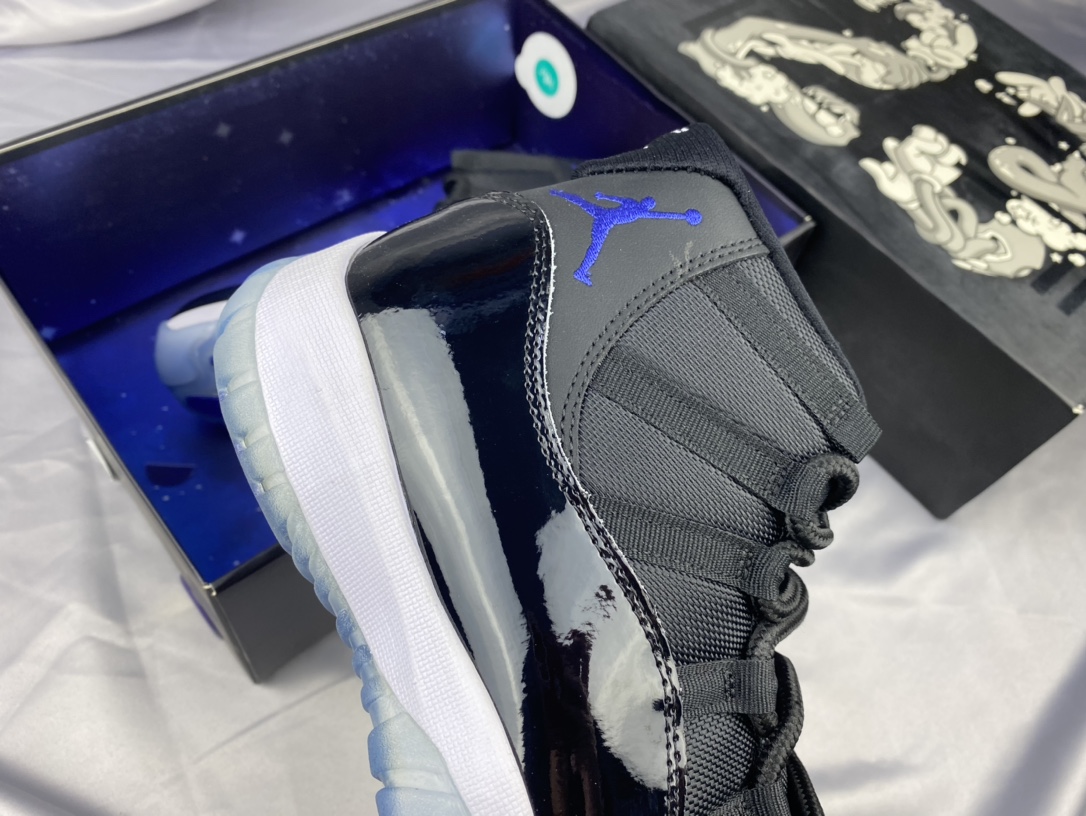 Jordan Nike Basic Shoes