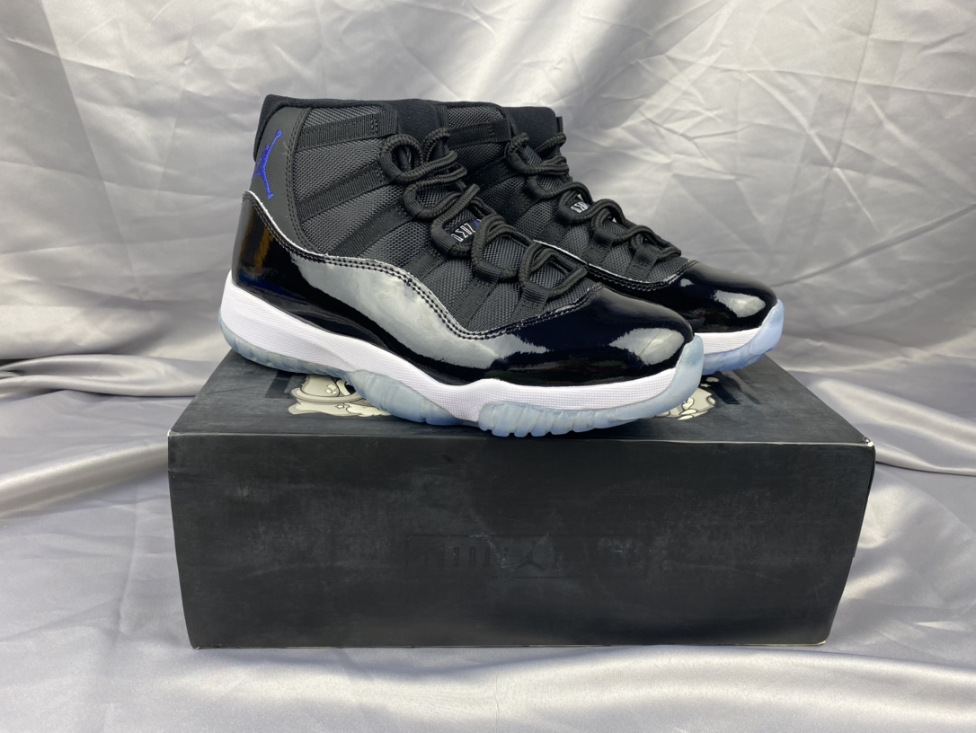 Jordan Nike Basic Shoes