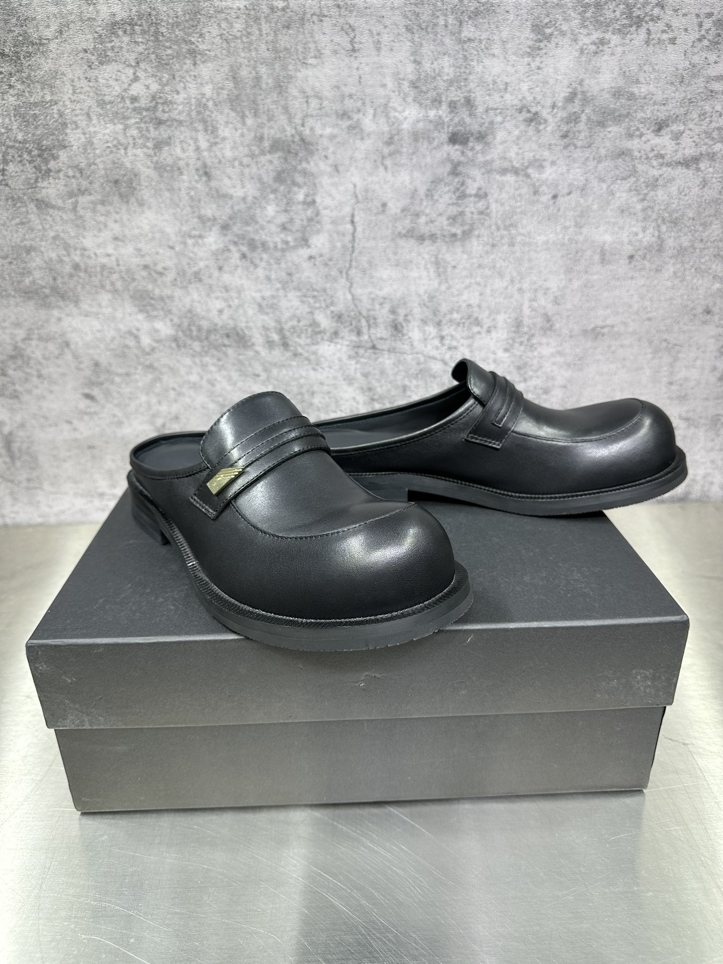 Basic Shoes 46