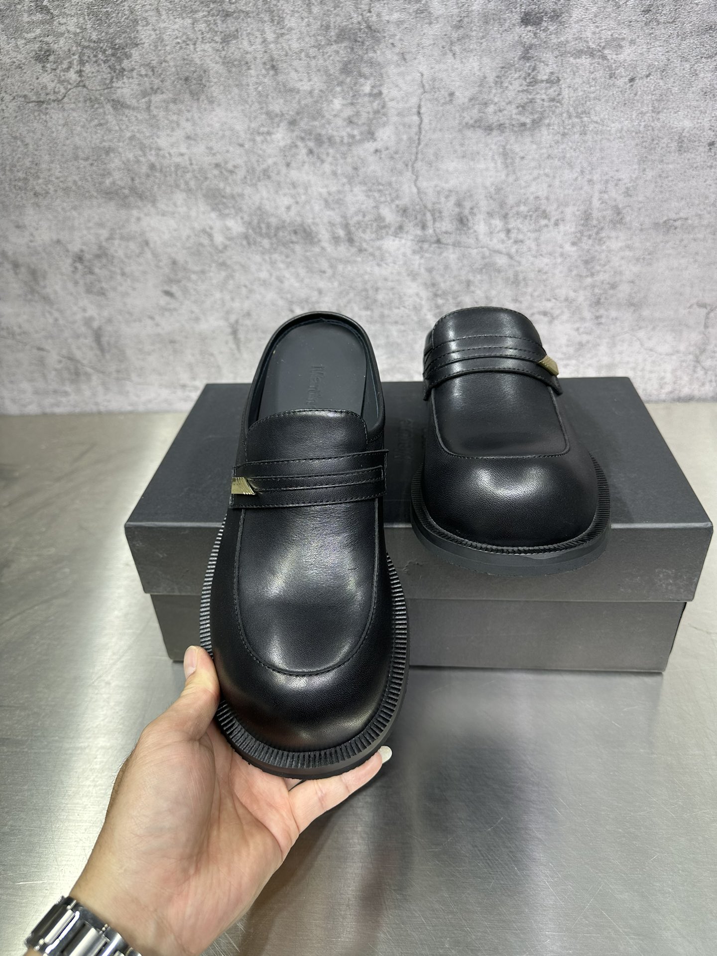 Basic Shoes 46