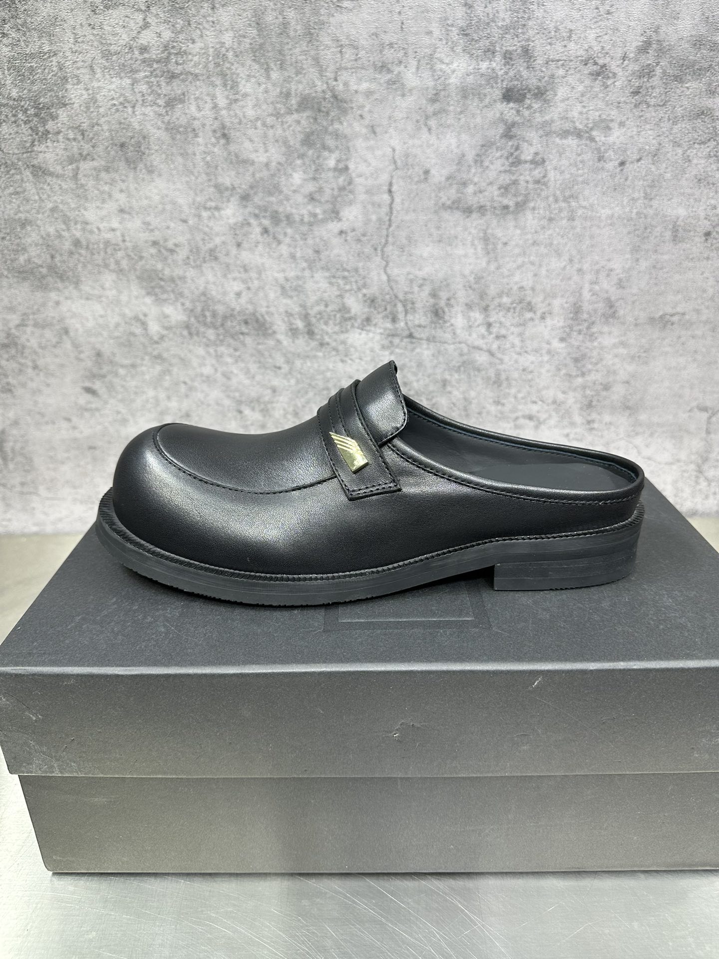 Basic Shoes 46