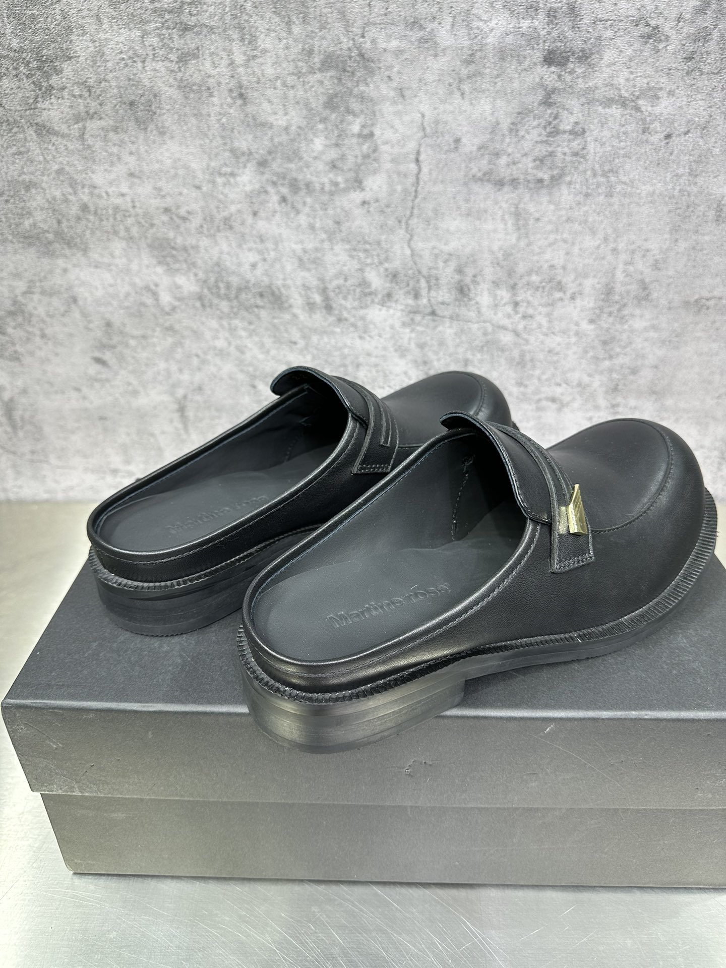 Basic Shoes 46