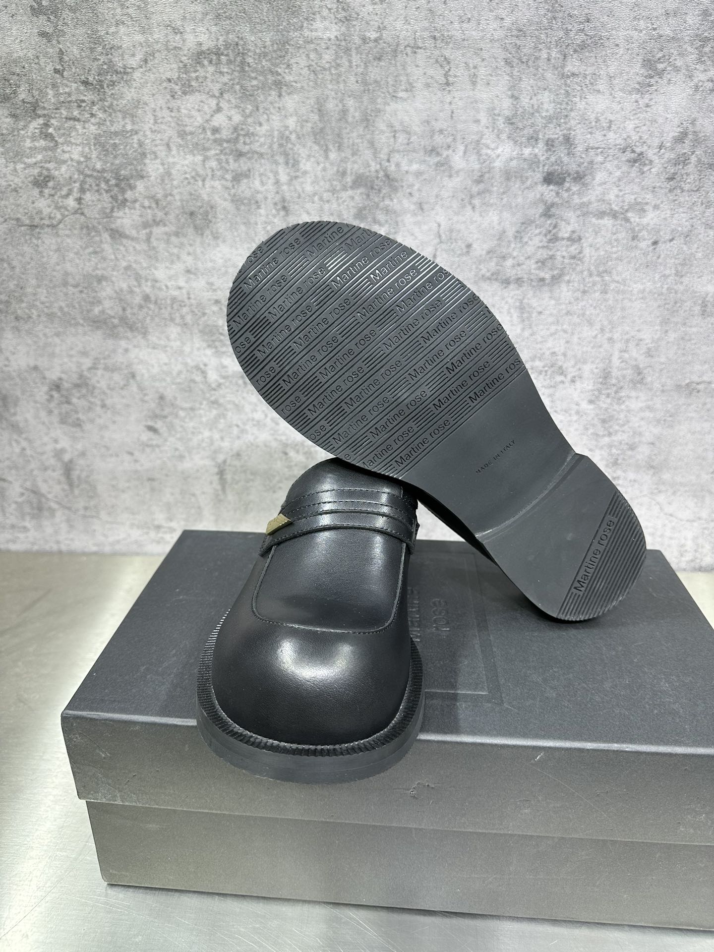 Basic Shoes 46