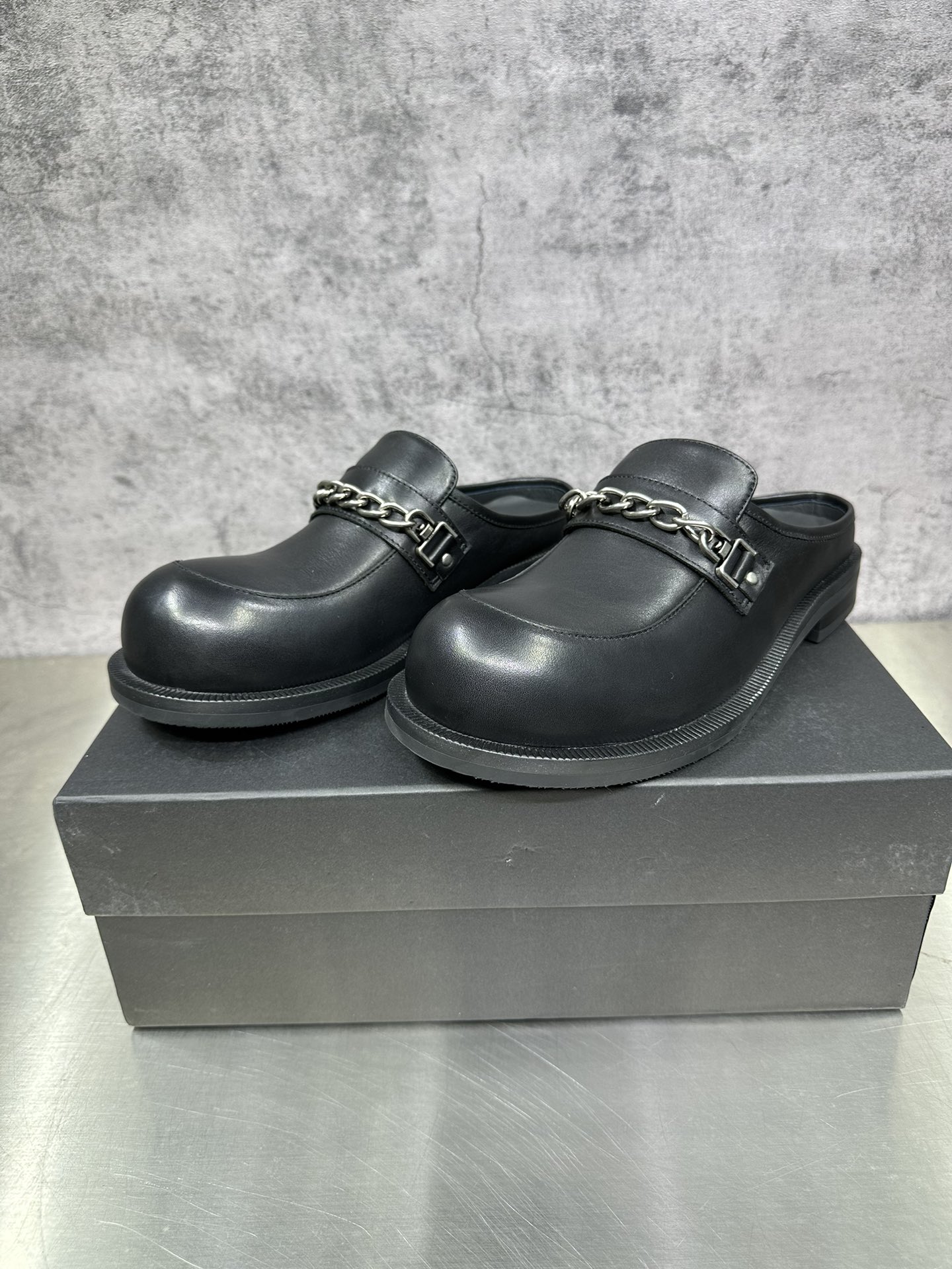 Basic Shoes 46