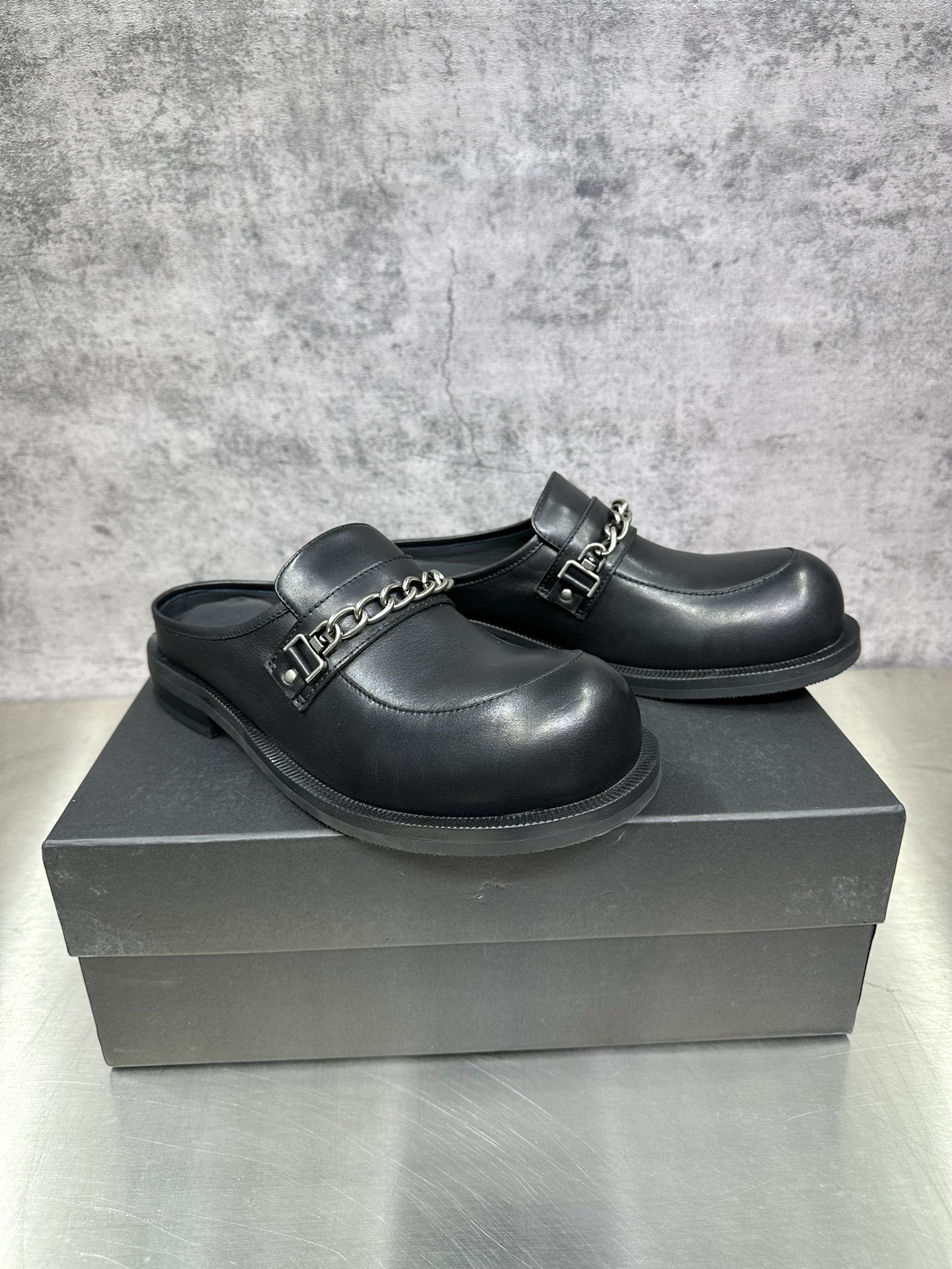 Basic Shoes 46