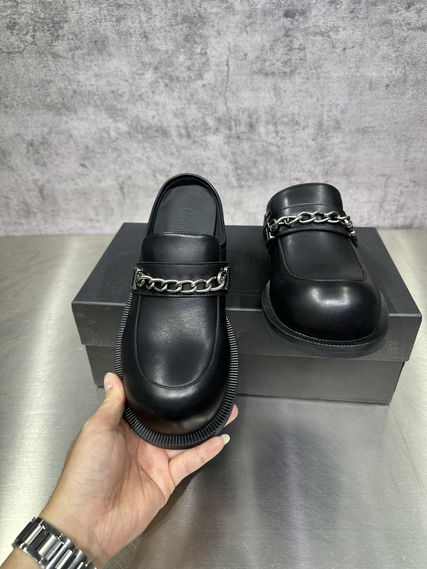 Basic Shoes 46