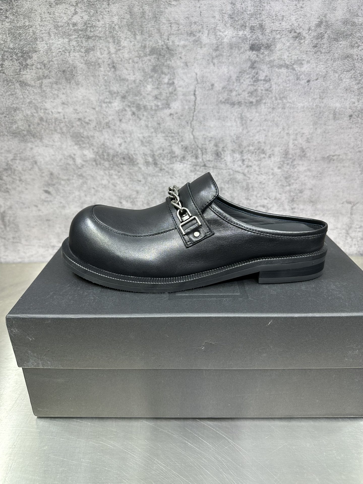 Basic Shoes 46