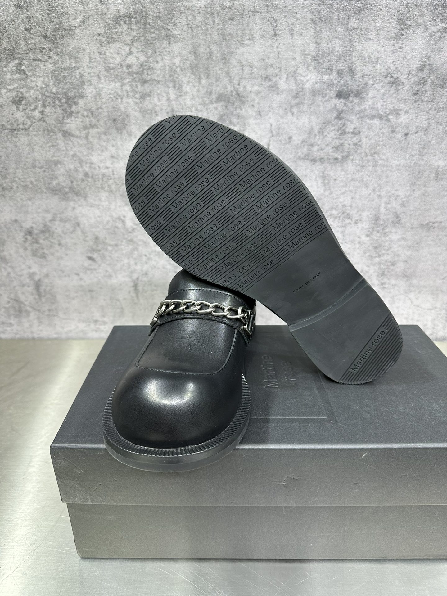 Basic Shoes 46