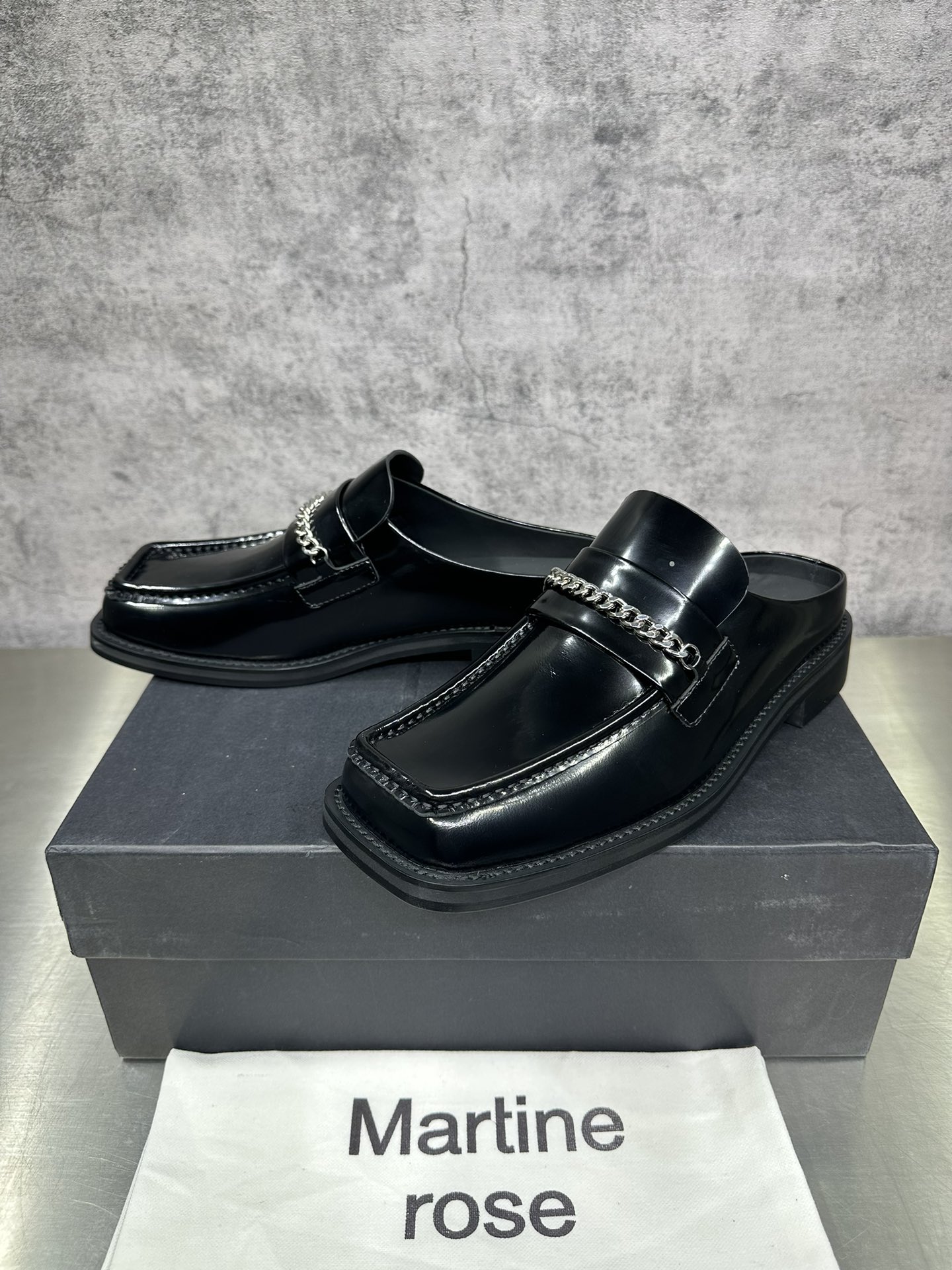 Slippers 46