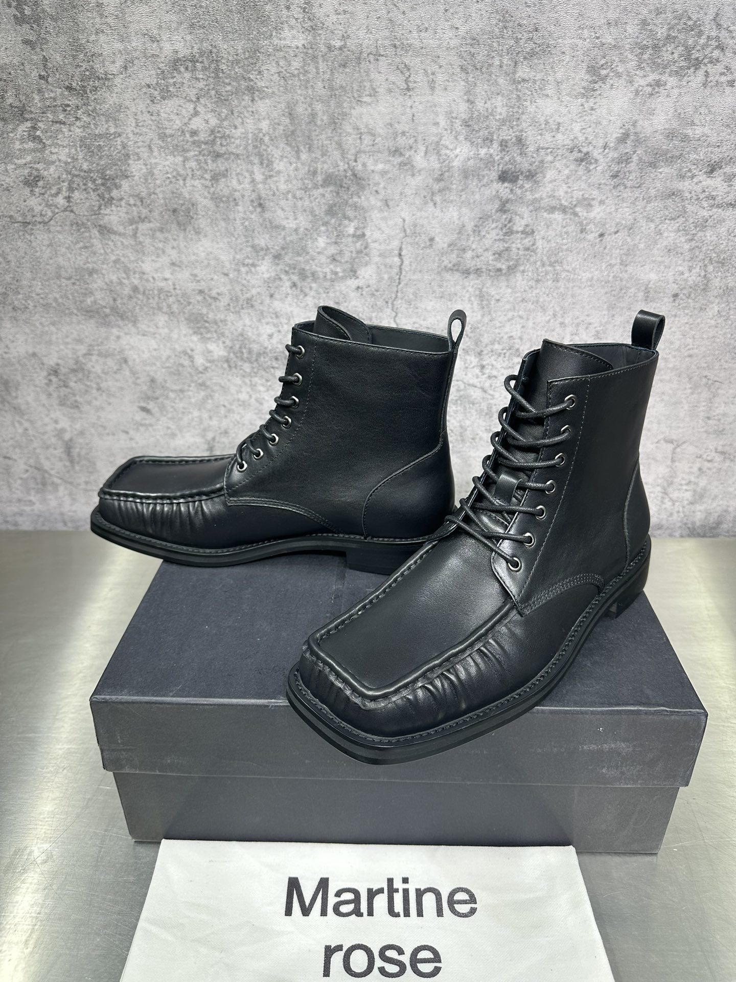 Basic Shoes 46