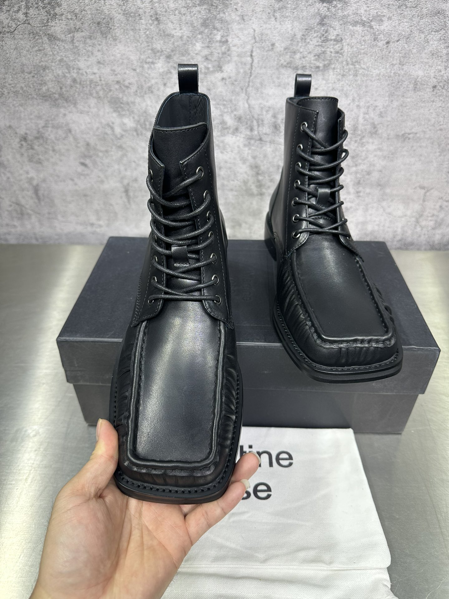Basic Shoes 46