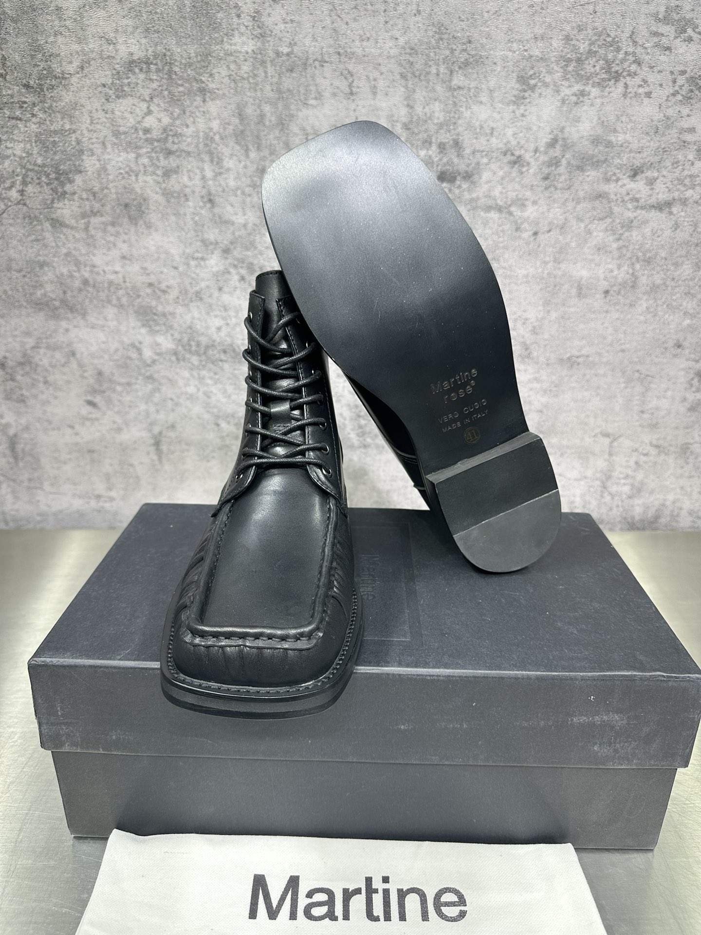 Basic Shoes 46