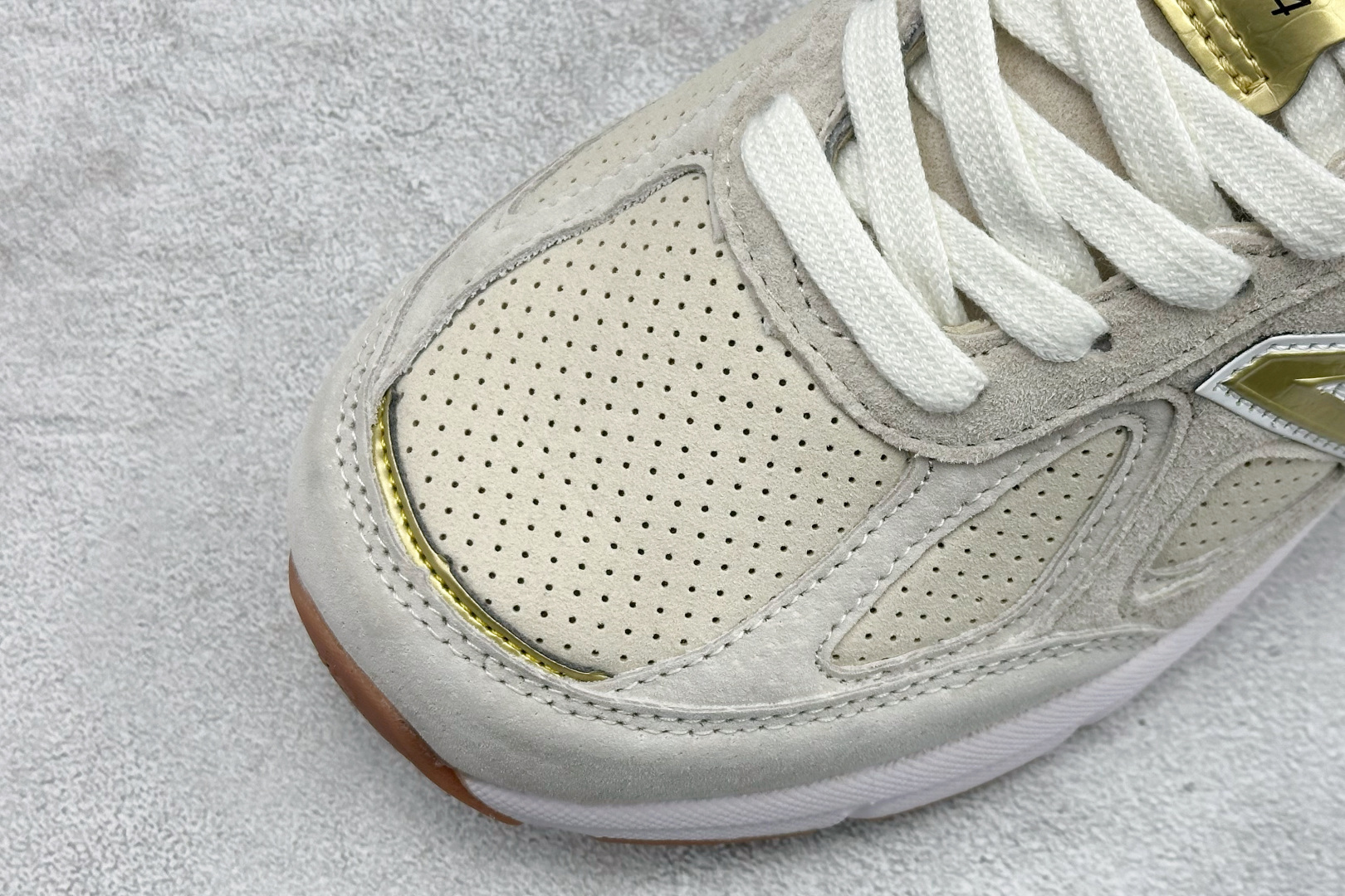 Basic Shoes M