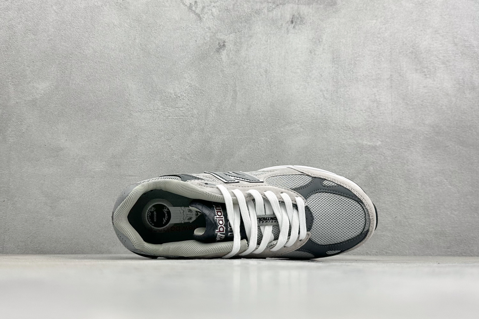 Basic Shoes M