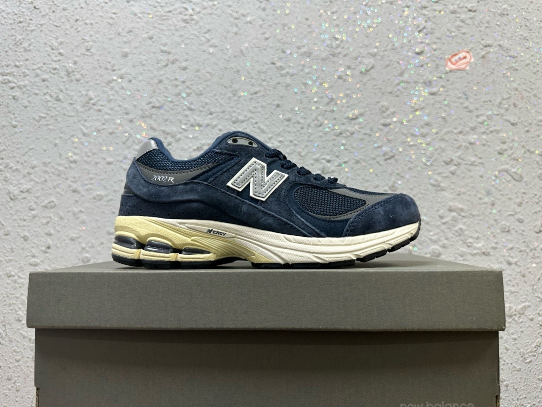 New Balance Leather Shoes L