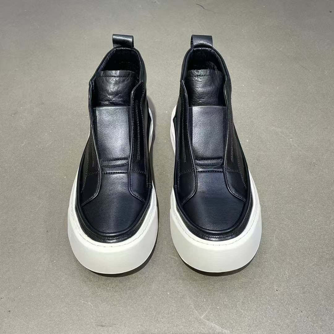 Basic Shoes 43