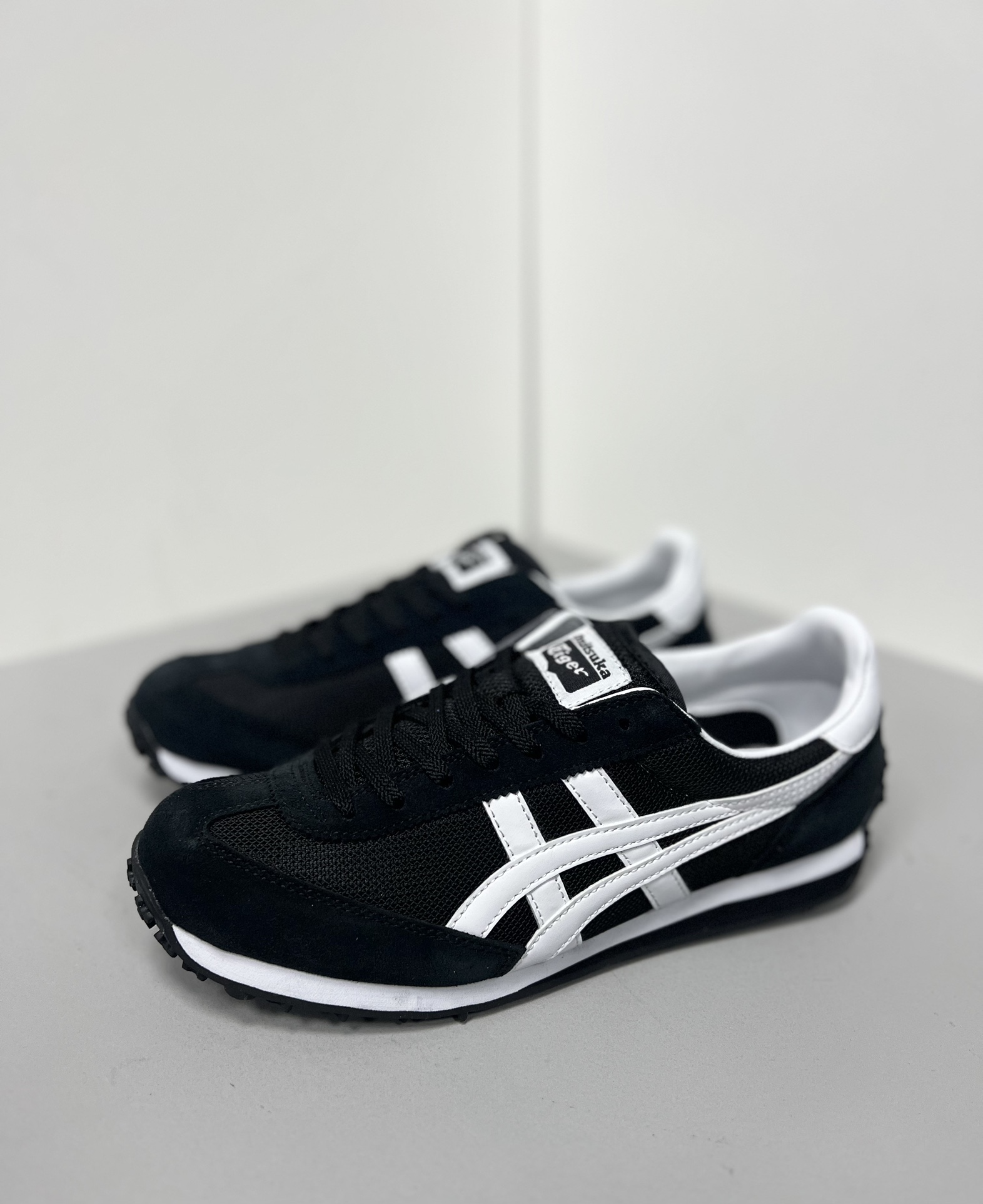 Dior Onitsuka Tiger Male Sneakers S