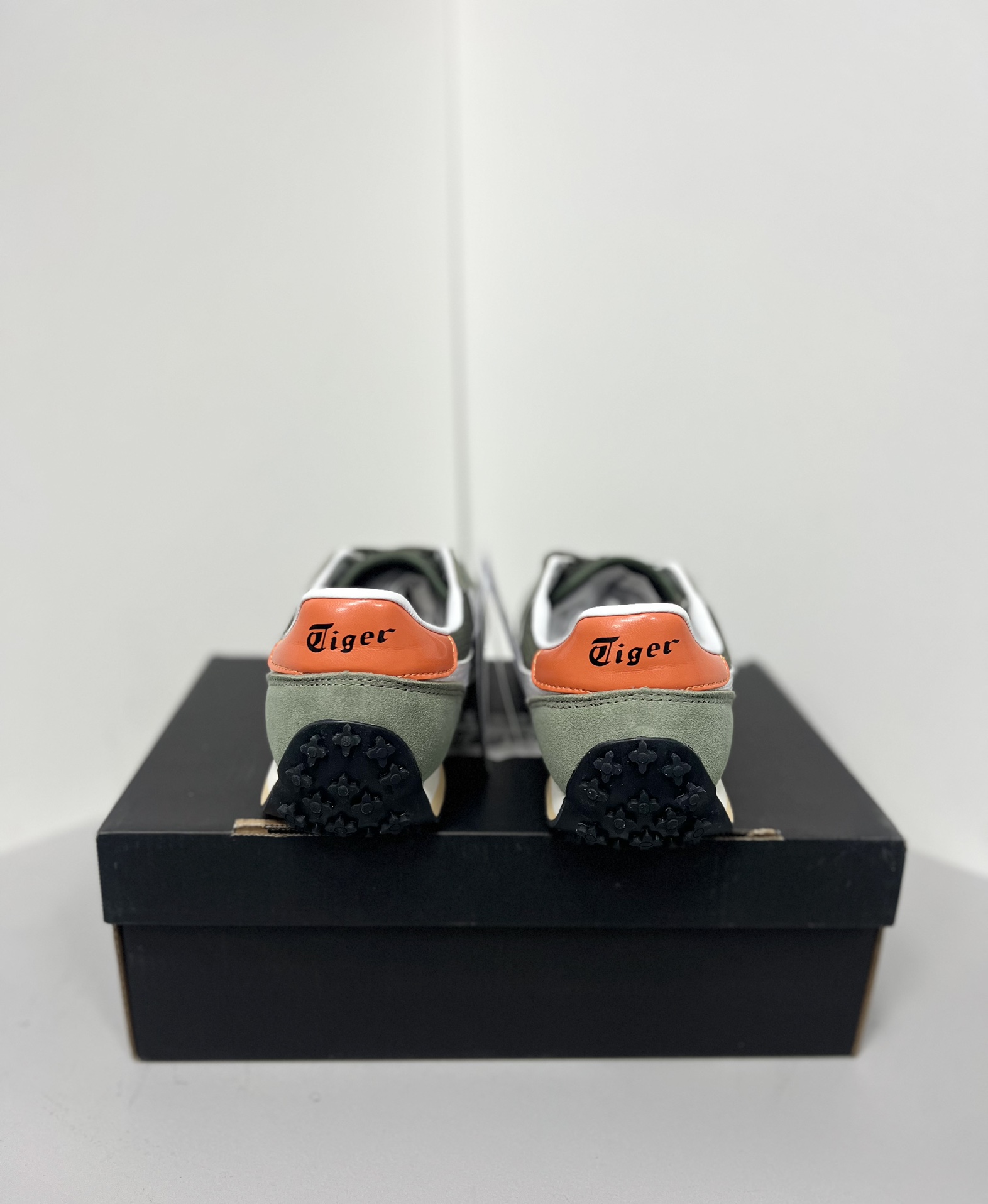 Dior Onitsuka Tiger Male Sneakers S