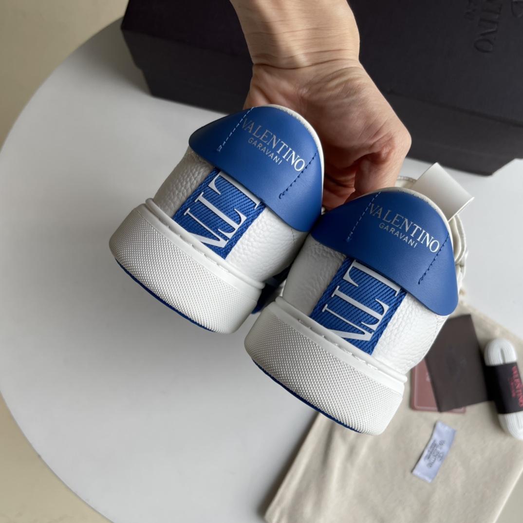 Male Sneakers L