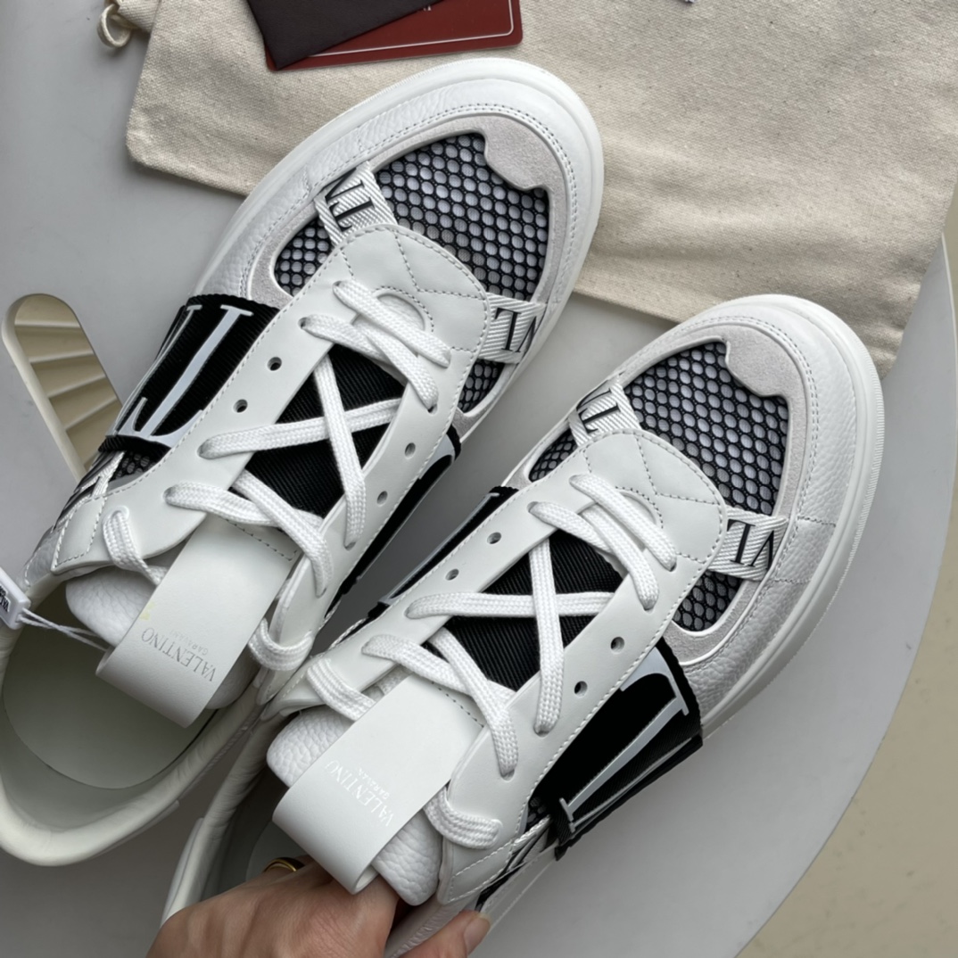 Male Sneakers L