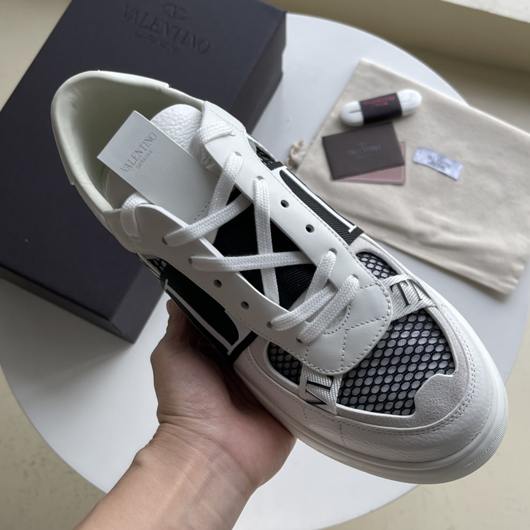Male Sneakers L