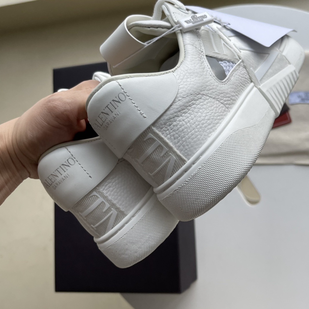 Male Sneakers L