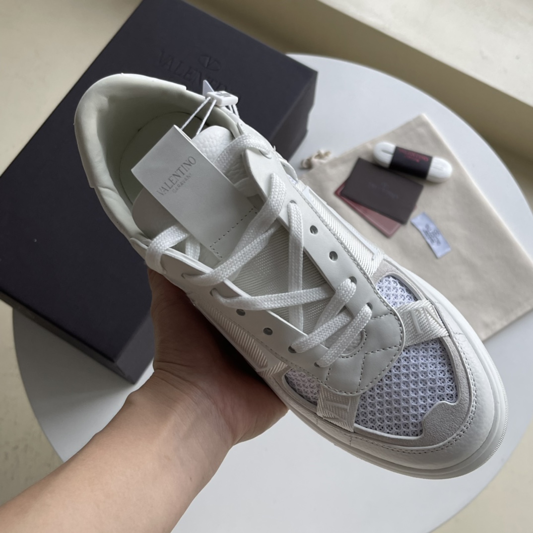 Male Sneakers L