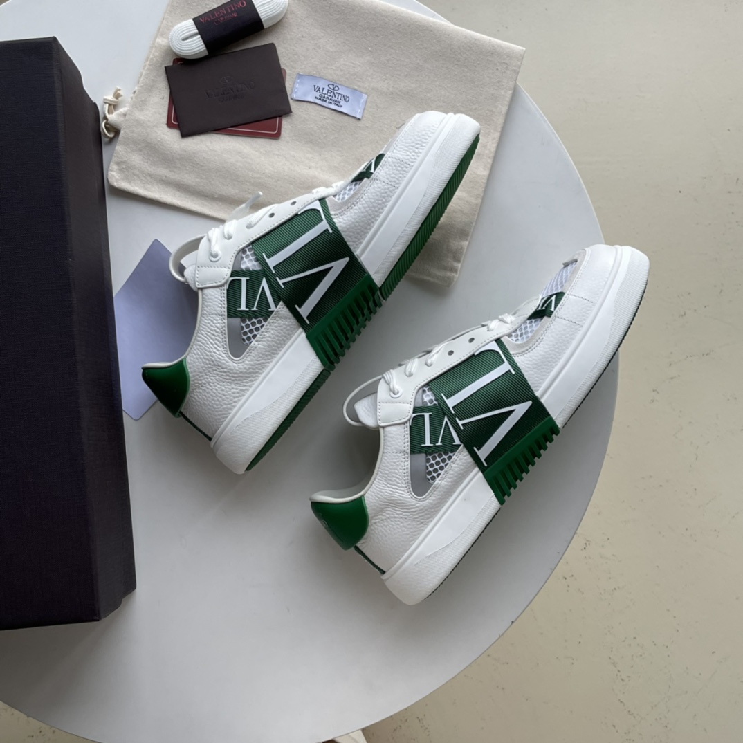 Male Sneakers L
