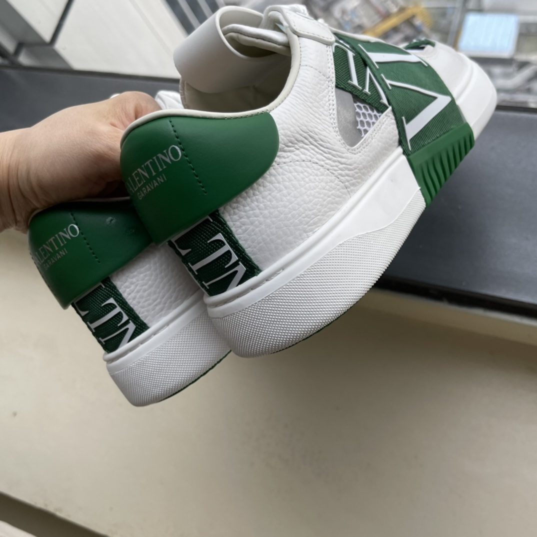Male Sneakers L