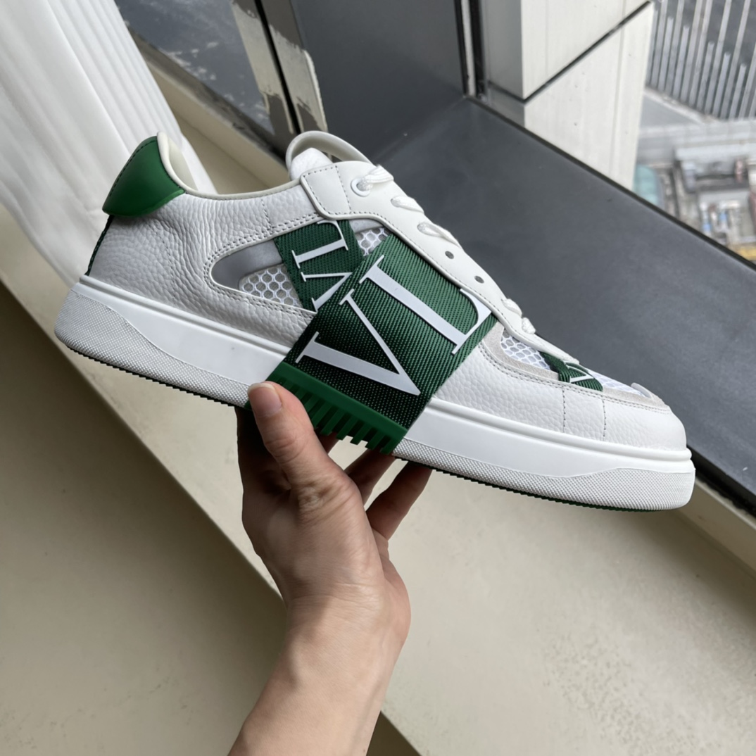 Male Sneakers L