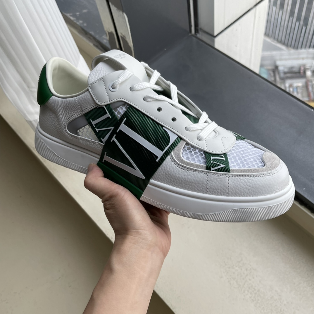 Male Sneakers L