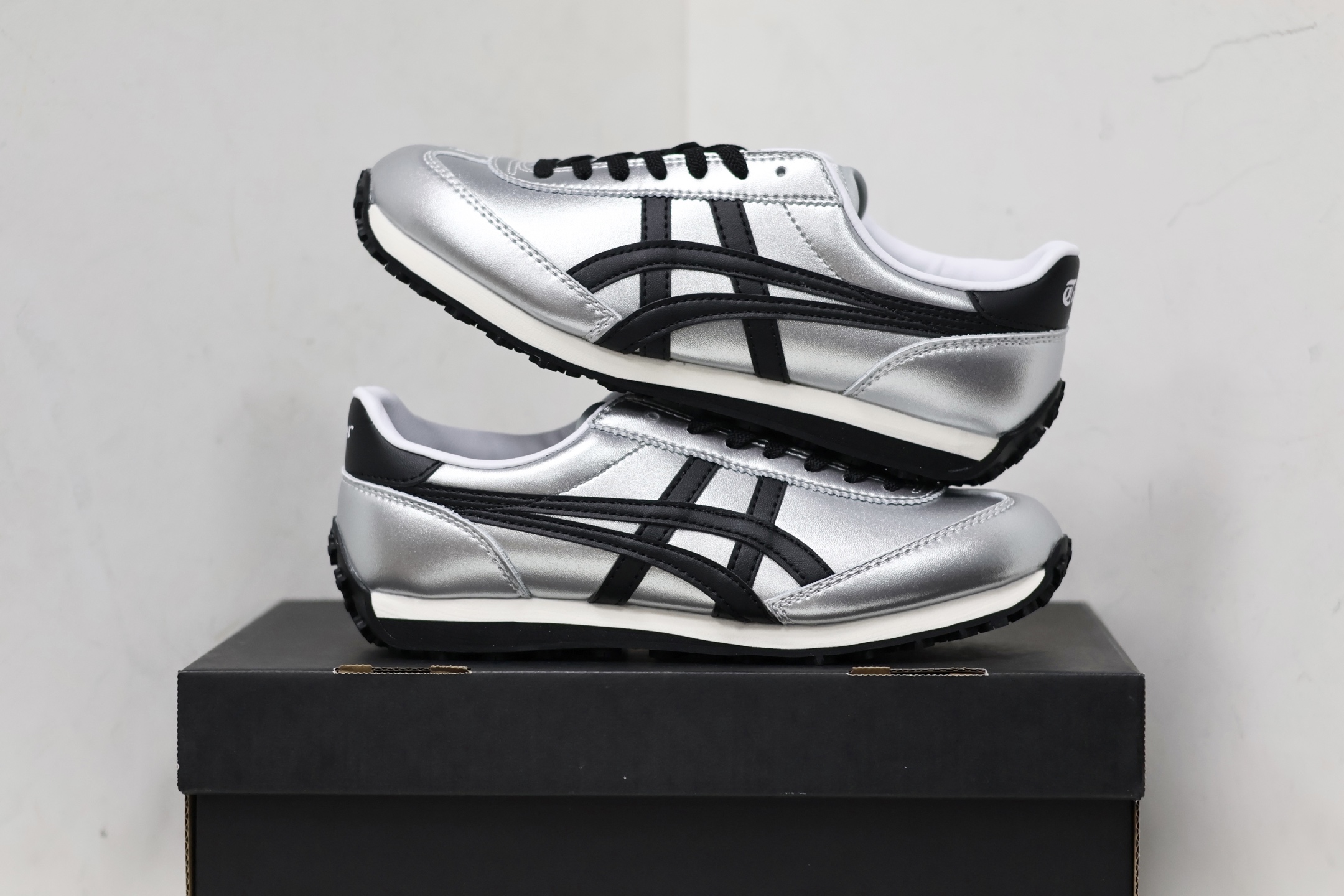 Dior Onitsuka Tiger Male Sneakers S