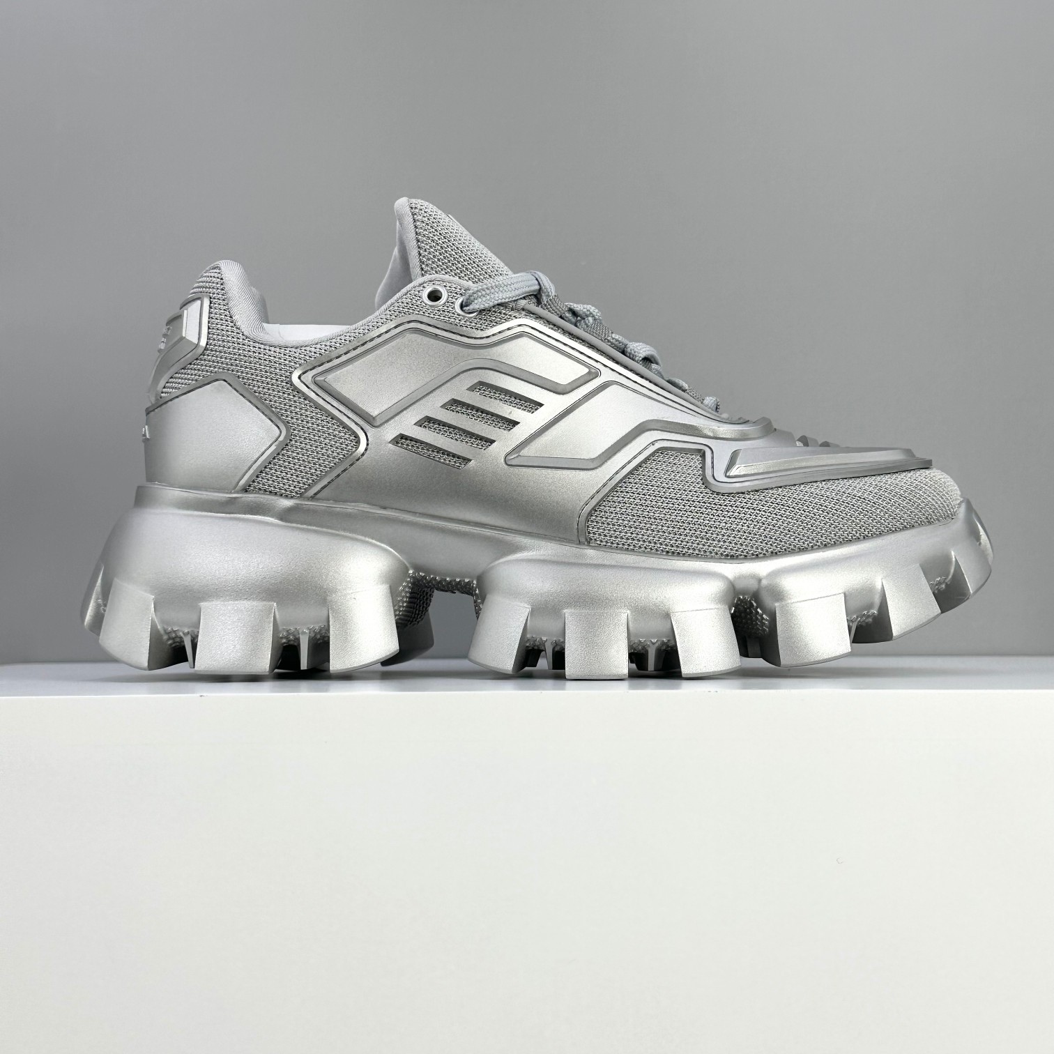 Prada Sneakers L-s