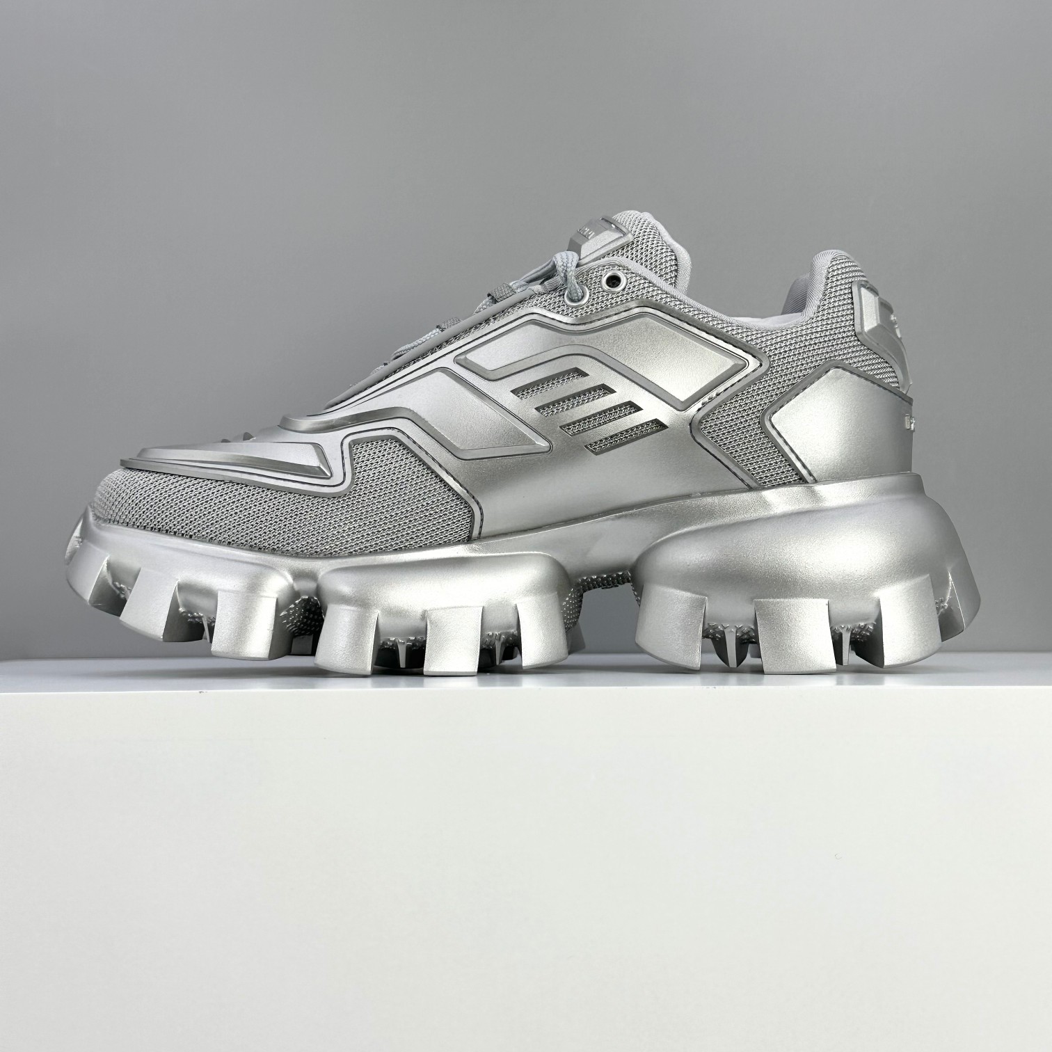 Prada Sneakers L-s