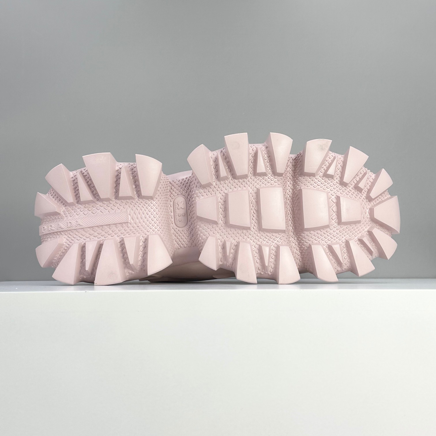 Prada Sneakers Pink L-s