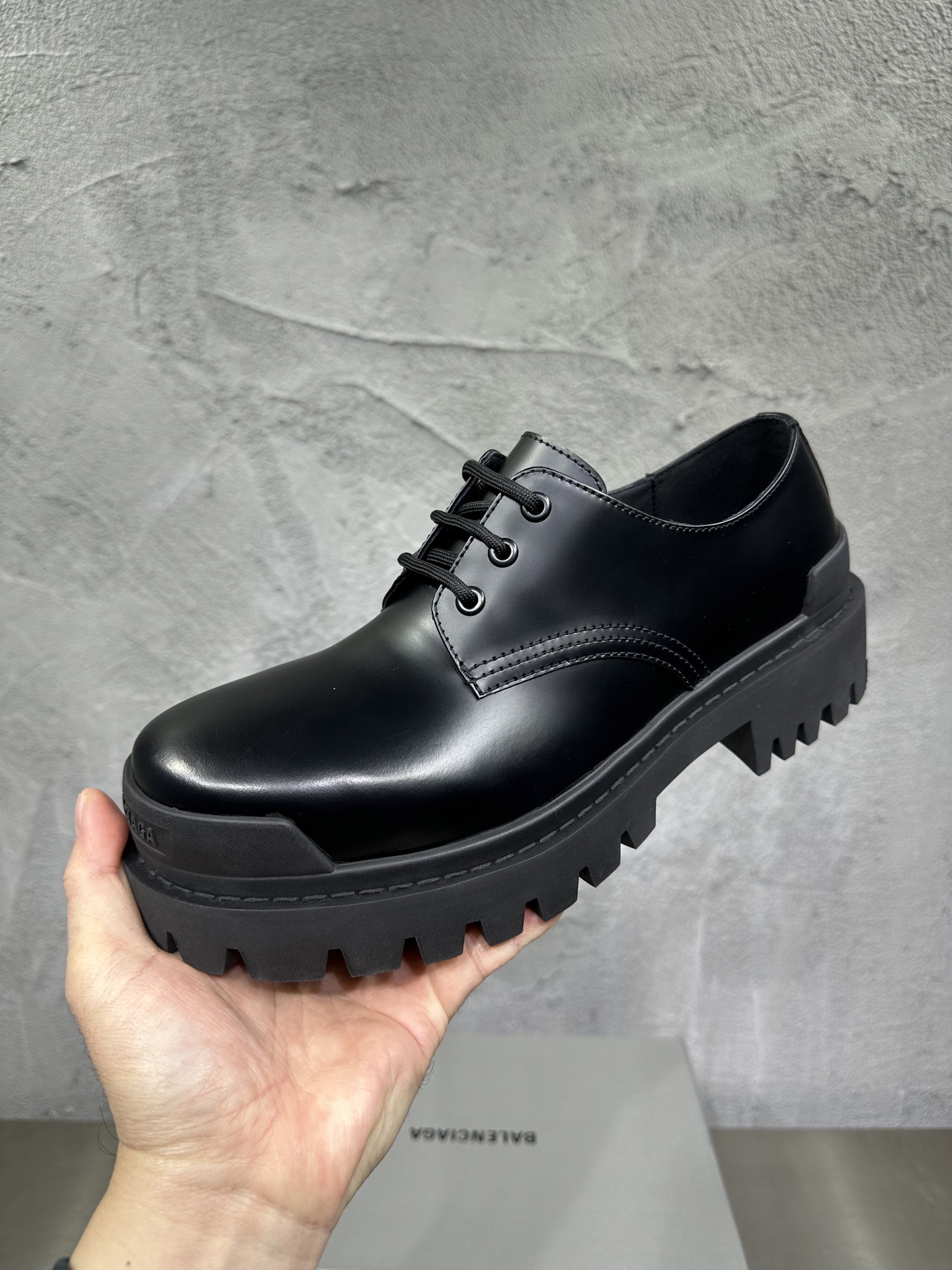 Basic Shoes 46