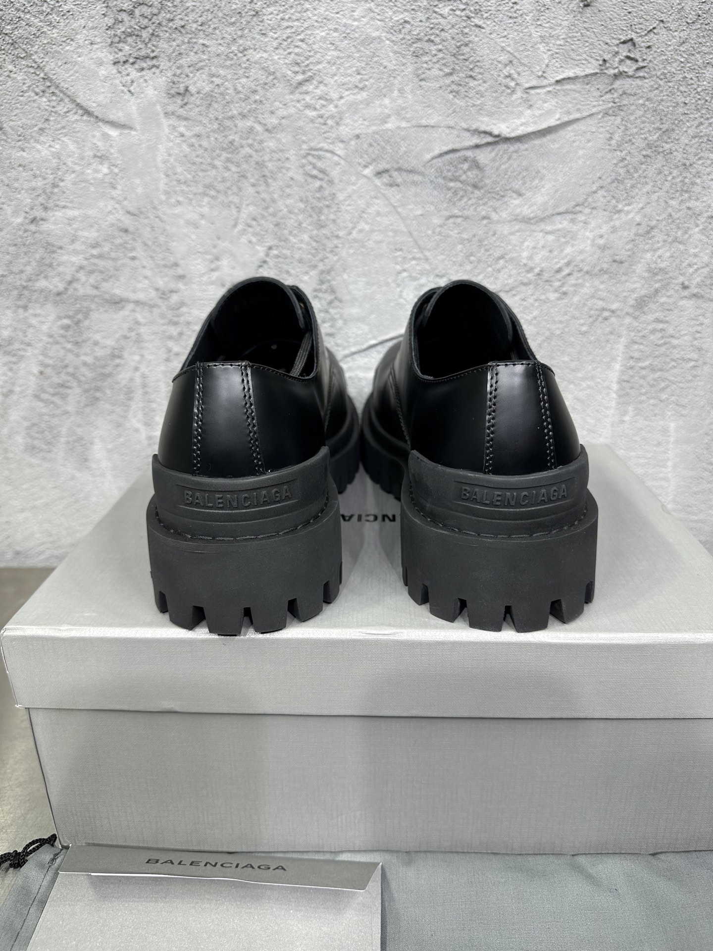 Basic Shoes 46