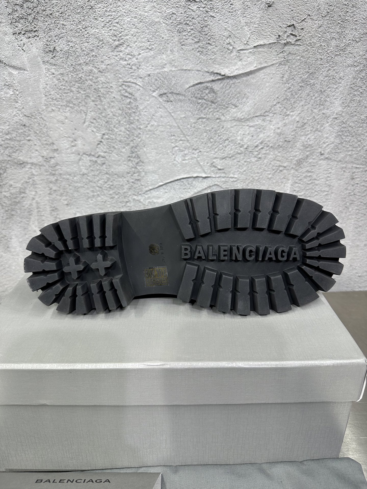 Basic Shoes 46