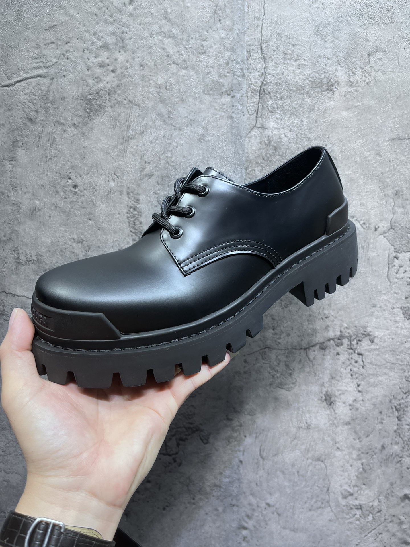Basic Shoes 46